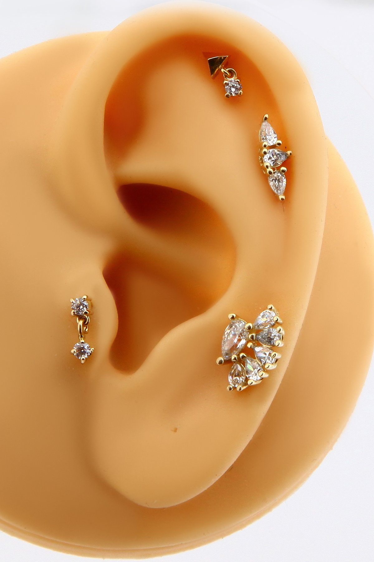 Altınkesesi Altın Tektaş Sallantılı Kıkırdak Küpe Tragus Helix
