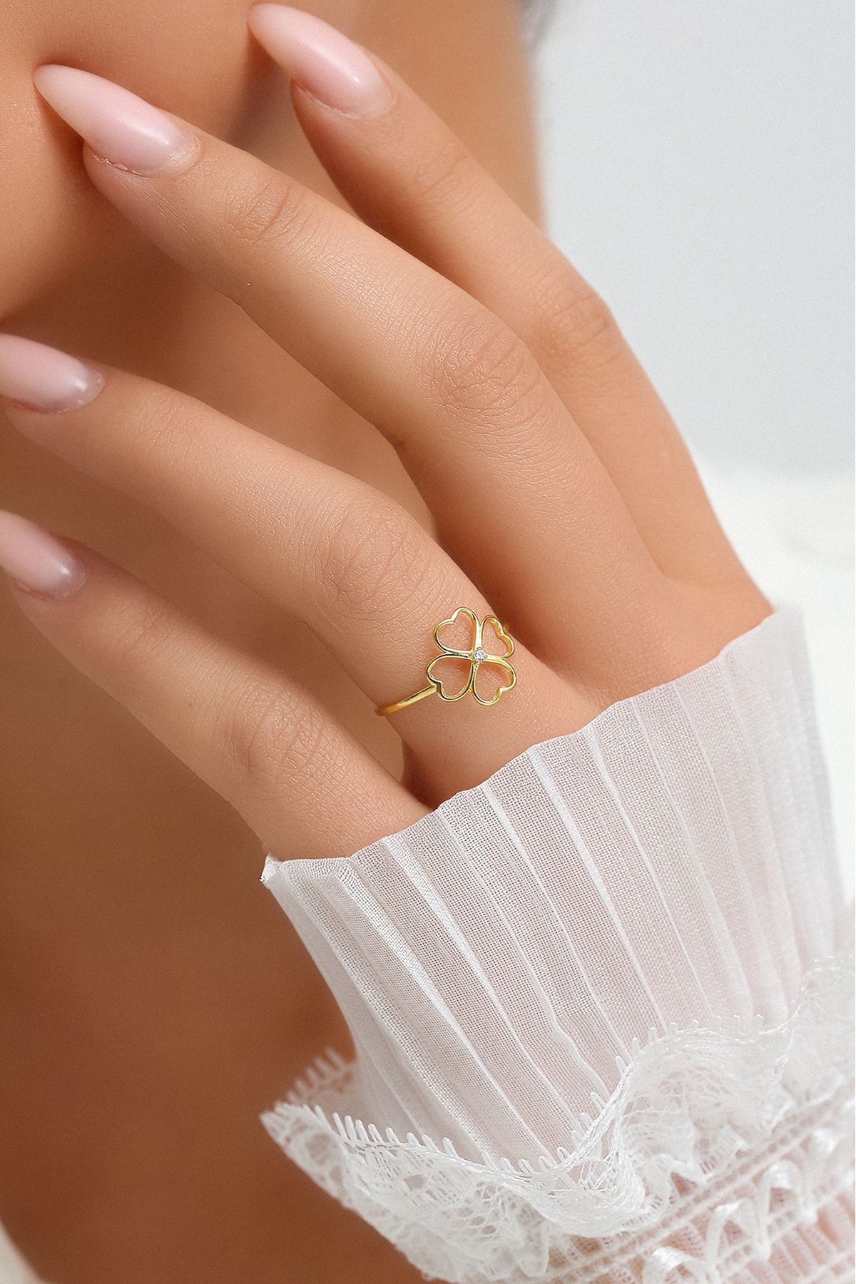 Altınkesesi 8 Ayar Altın İnce Yonca Yüzük