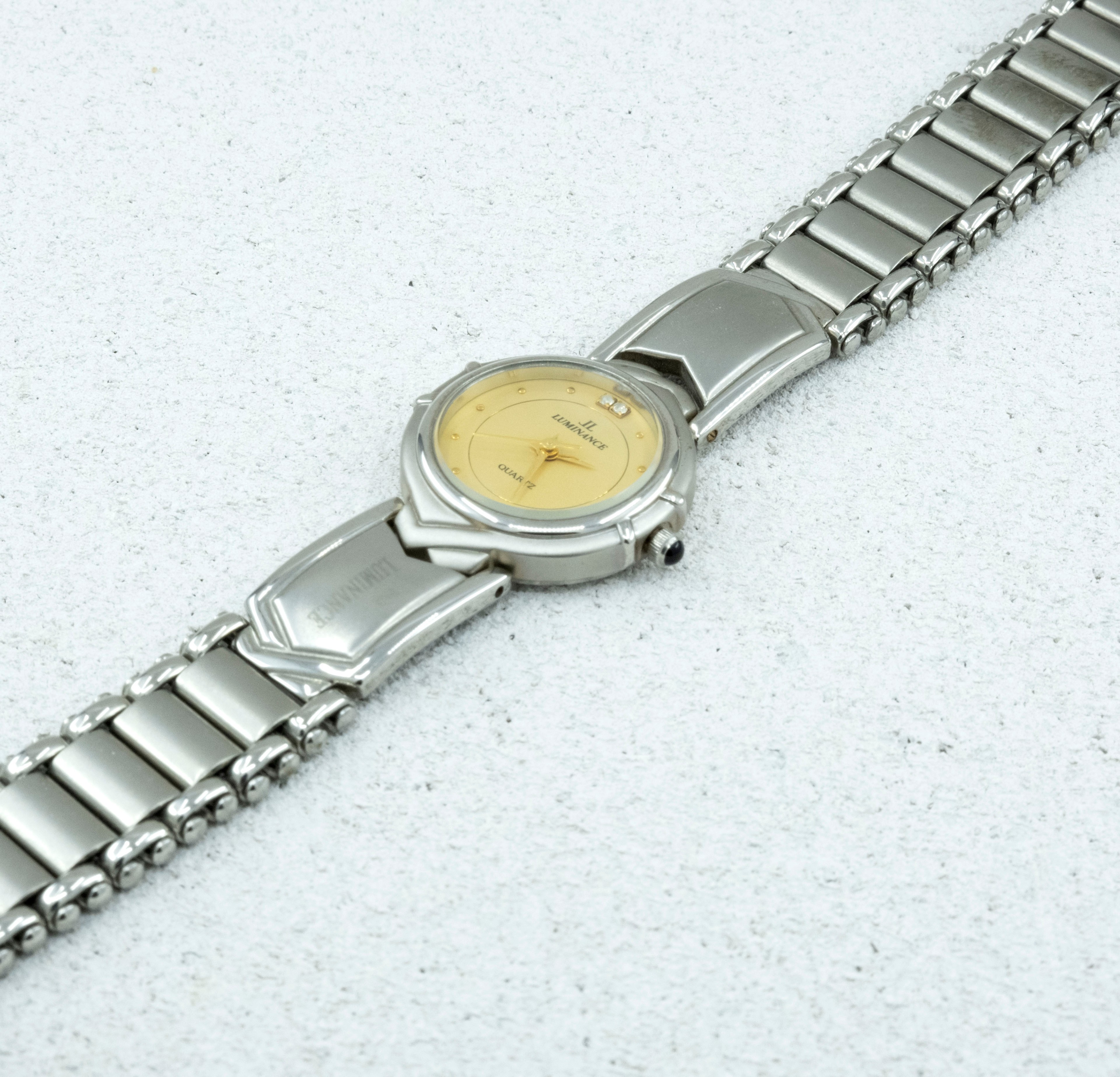 Sarı Yuvarlak Kadranlı Gümüş Kaplama Japon Kadın Saati