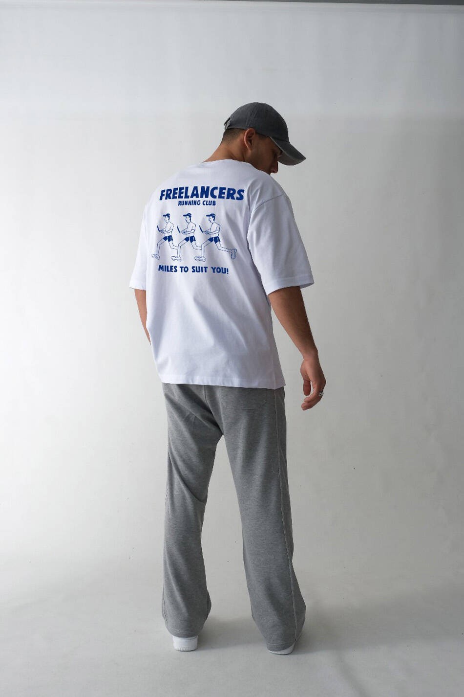 FREELANCERS RUNNING CLUB OVERSIZE T-SHIRT