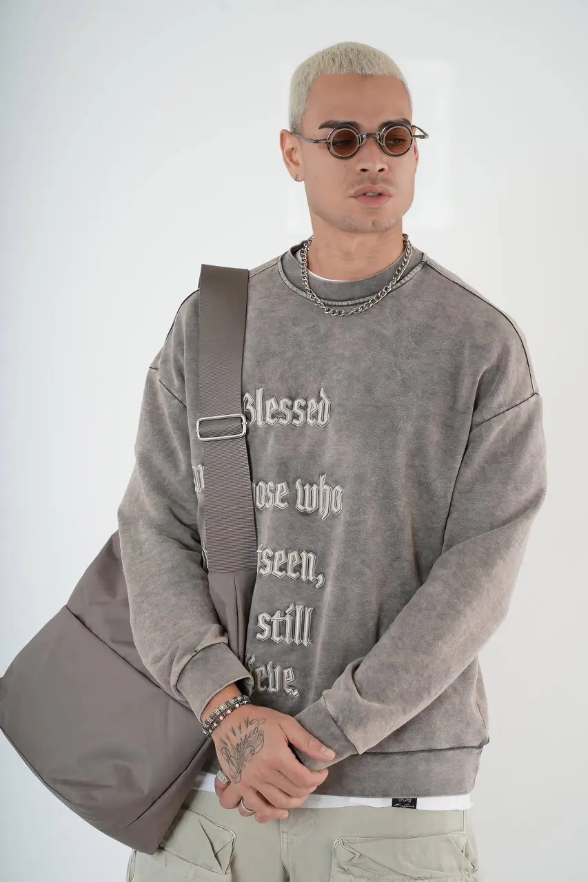 3 İplik Diagonel Kumaş Nakış Modelli Gri Oversize Sweatshirt