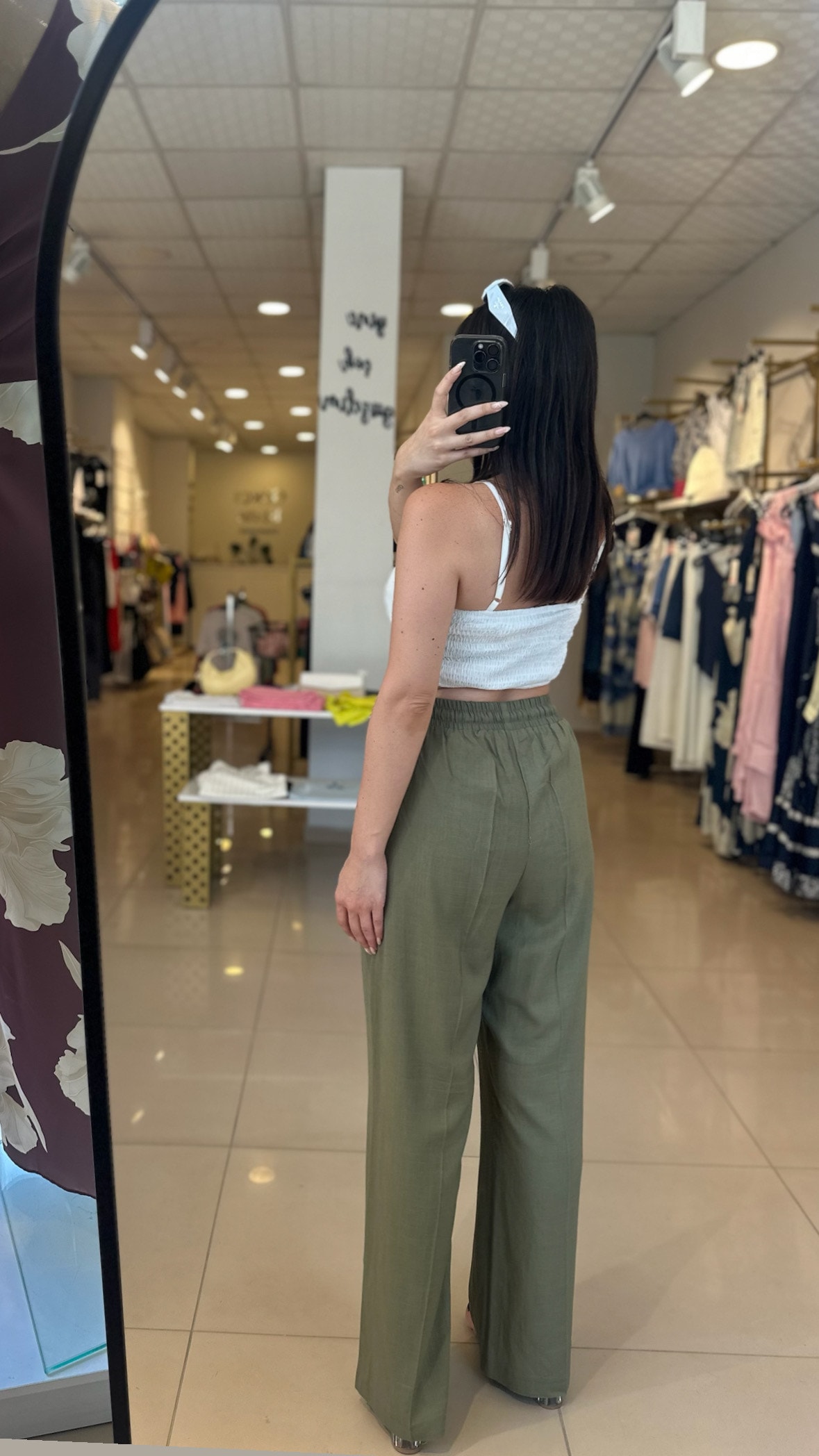 BEYAZ DANTELLİ ASKILI CROP