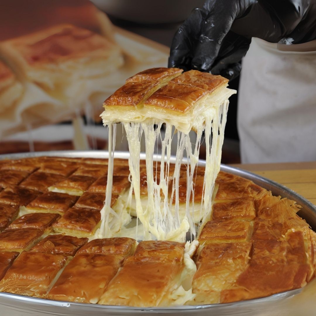 1 Tepsi Cevizli Baklava + 1 Tepsi Adana Akışkanlı Börek