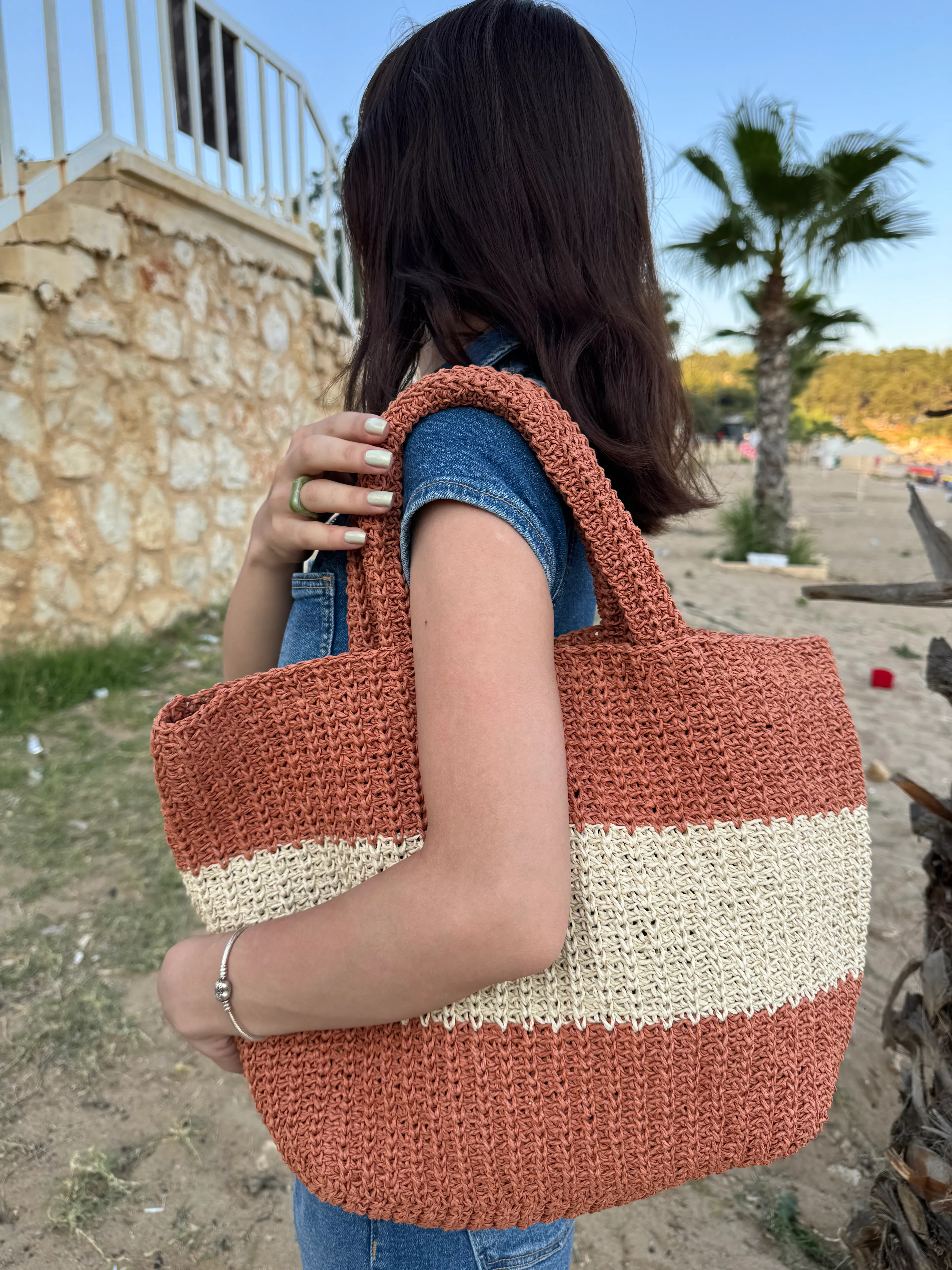 İki Renkli Büyük Hasır Çanta