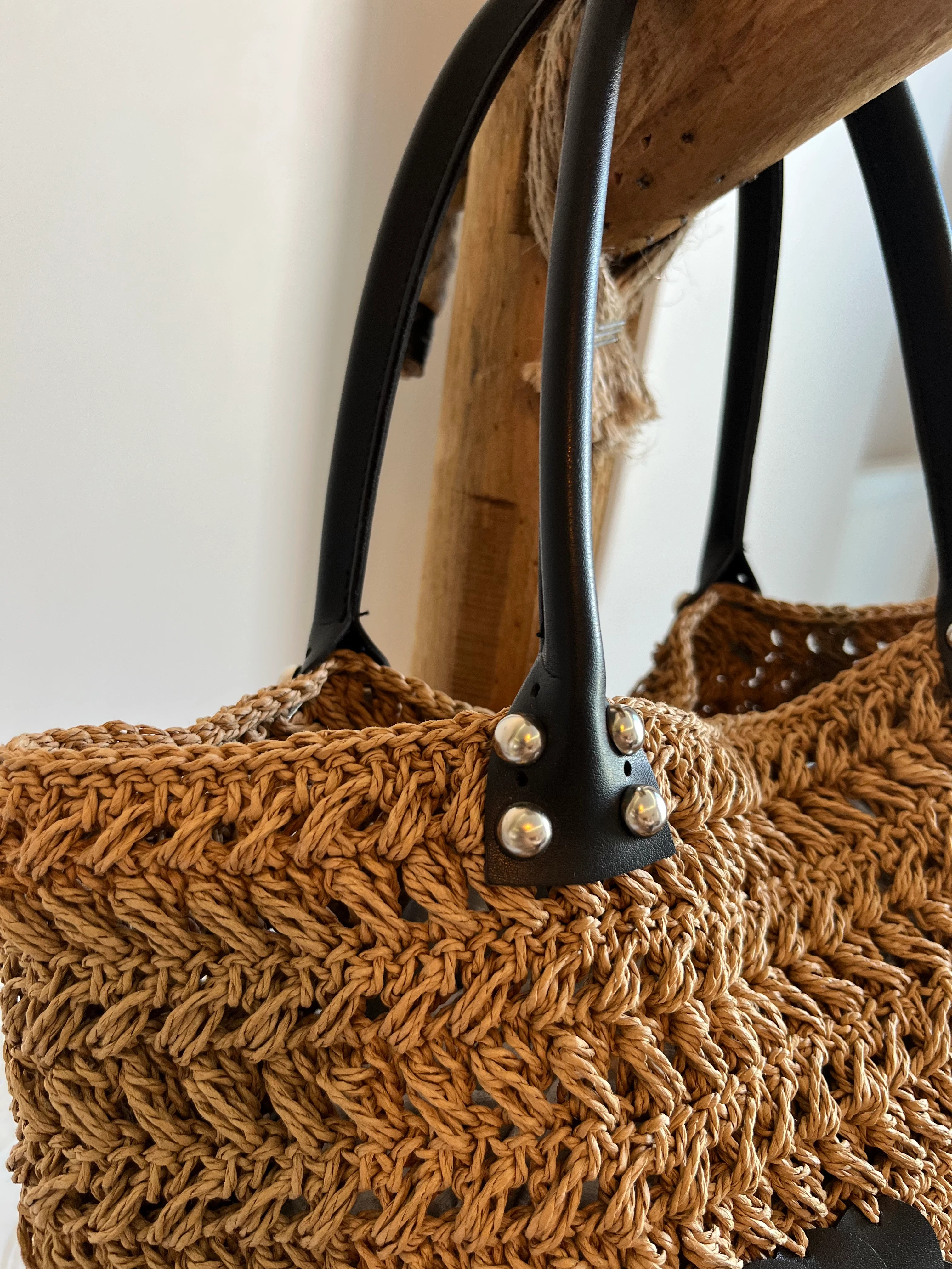 Siyah Detaylı Hasır El Çantası