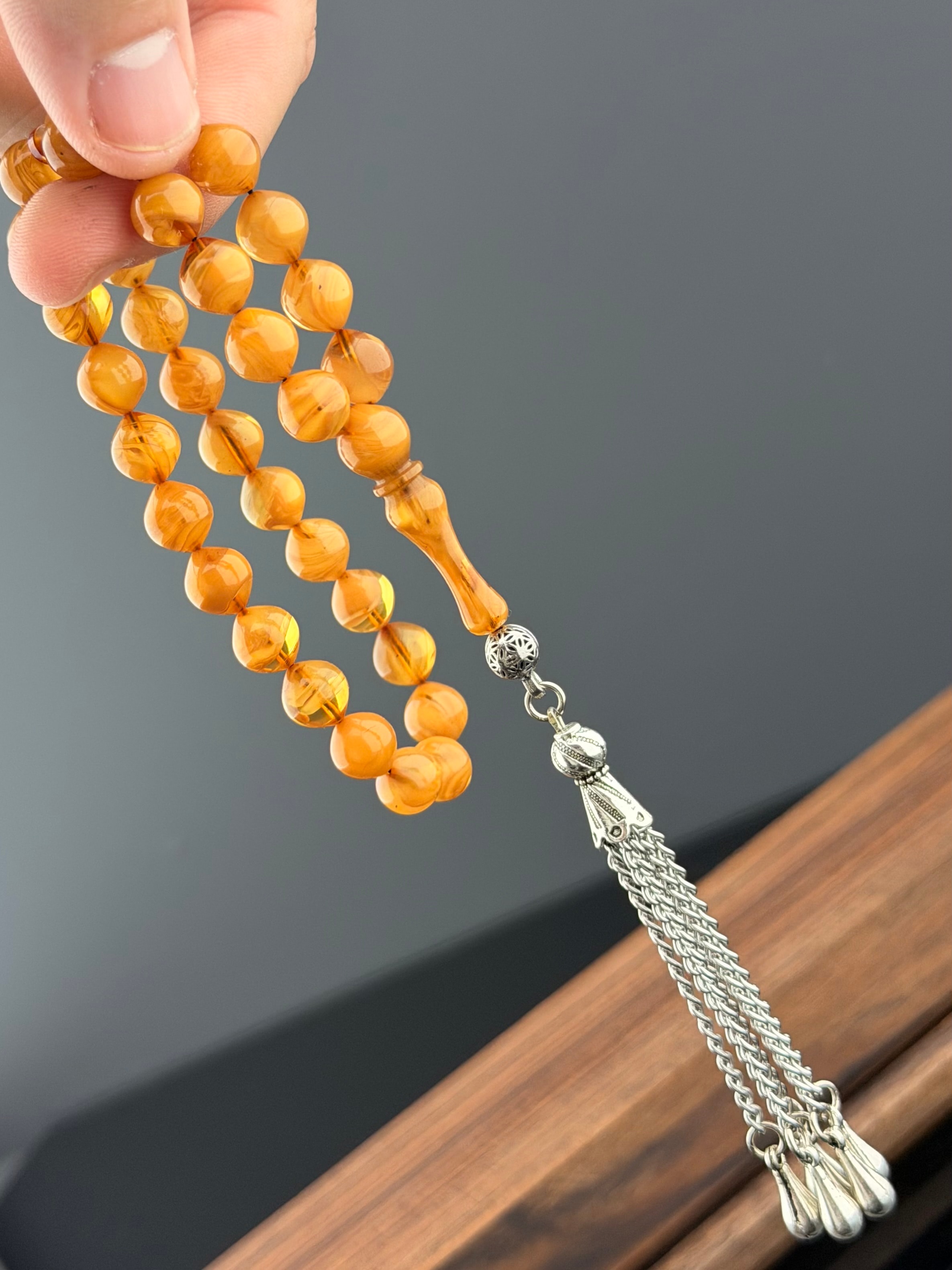 Küre Kesim Alpaka Püsküllü Sıkam Kehribarı 