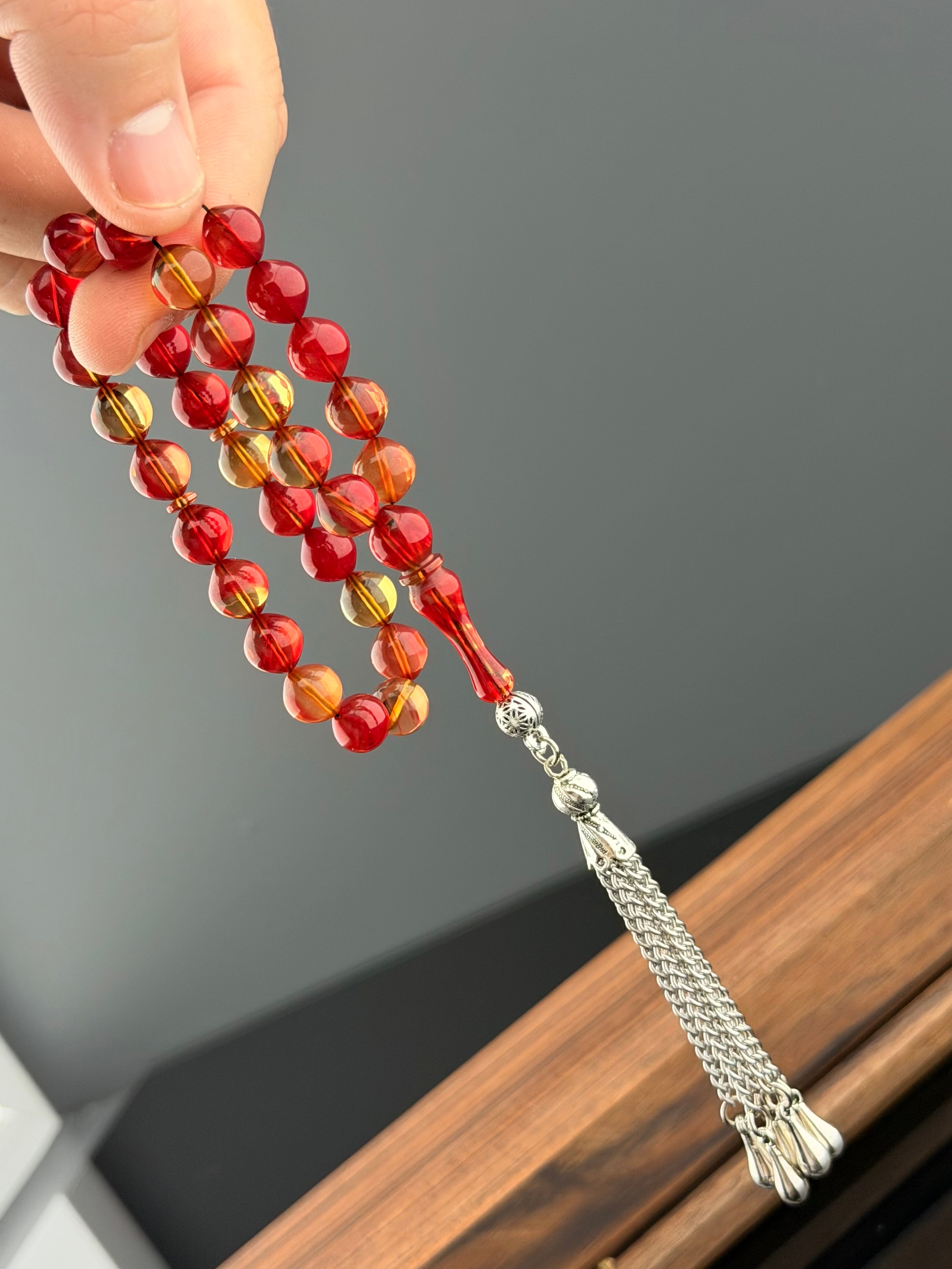 Küre Kesim Alpaka Püsküllü Ateş Kehribarı 