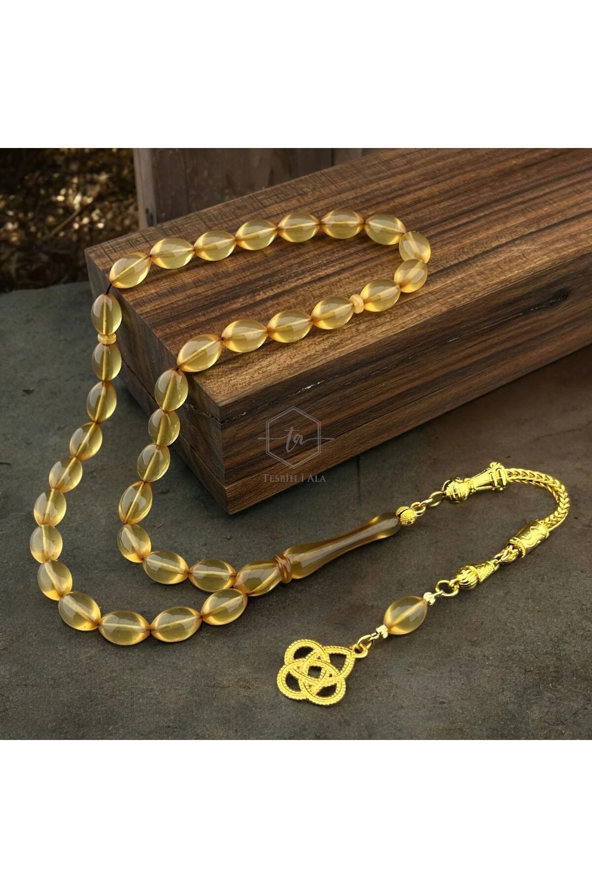 Gold Gümüş Püskül Detaylı, Oval Kesim Bal Köpüğü Ateş Kehribarı