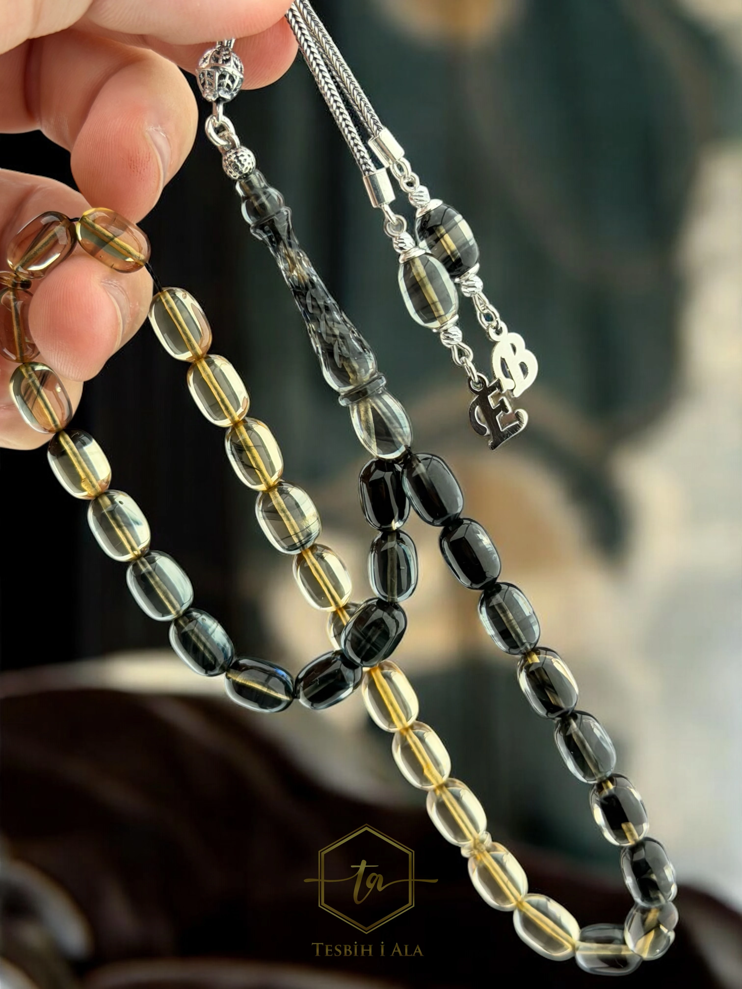 Harfli Model Gümüş Püskül Tasarımlı Siyah-Şeffaf Tonda Ateş Kehribarı Tesbih+ PREMİUM KUTU HEDİYE