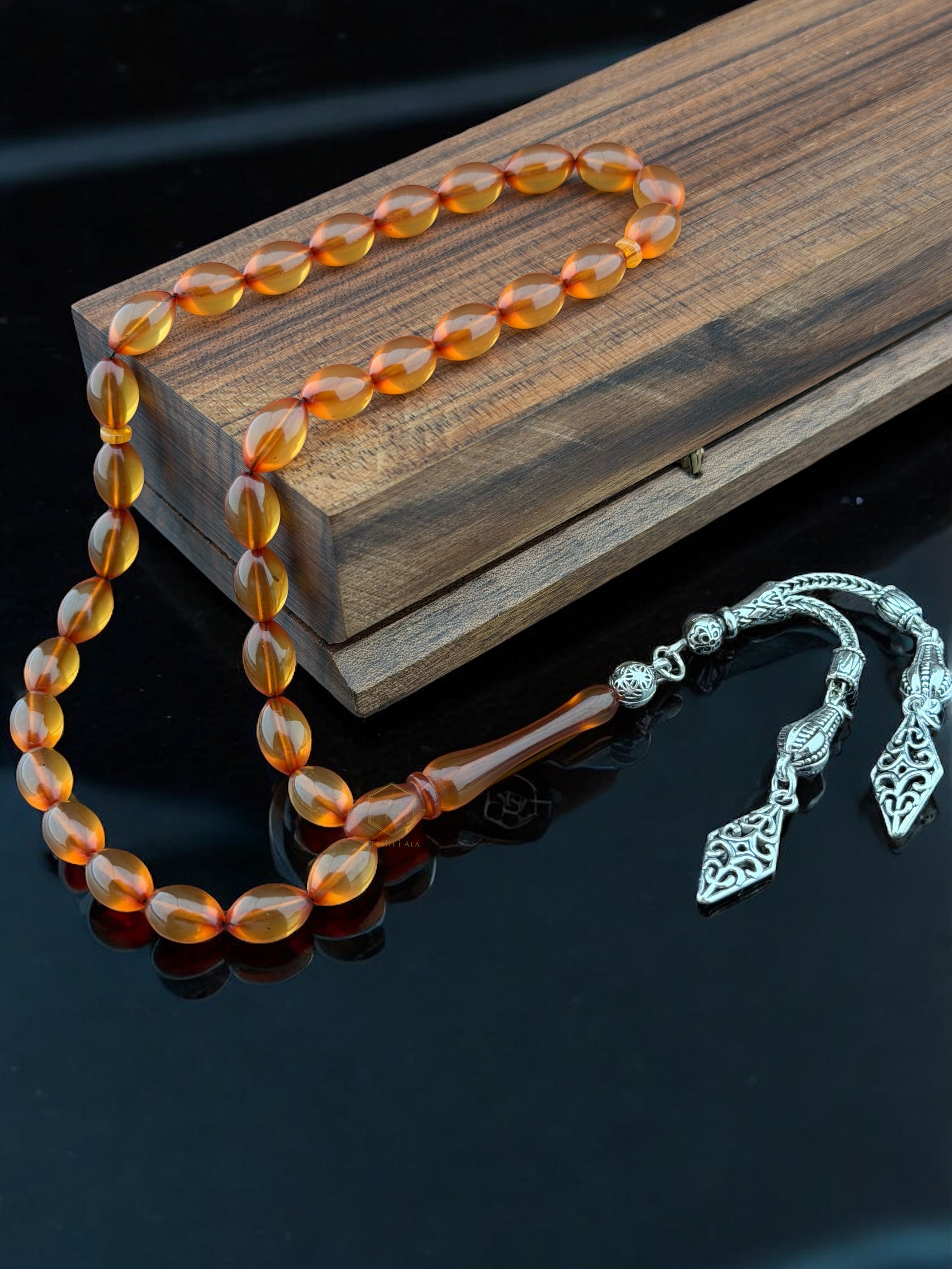 Gümüş Kaplama Alpaka Püsküllü Ateş Kehribarı