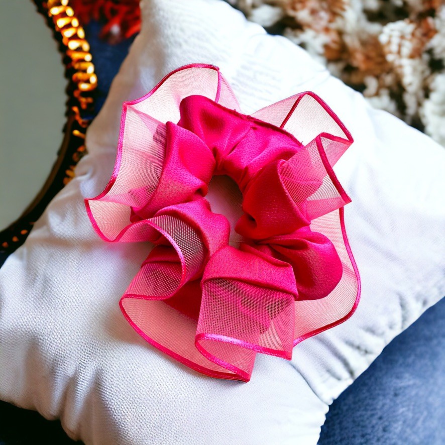 Kadın Pembe Renk Kenarları Tül Detaylı Scrunchie Büyük Boy Simit Toka