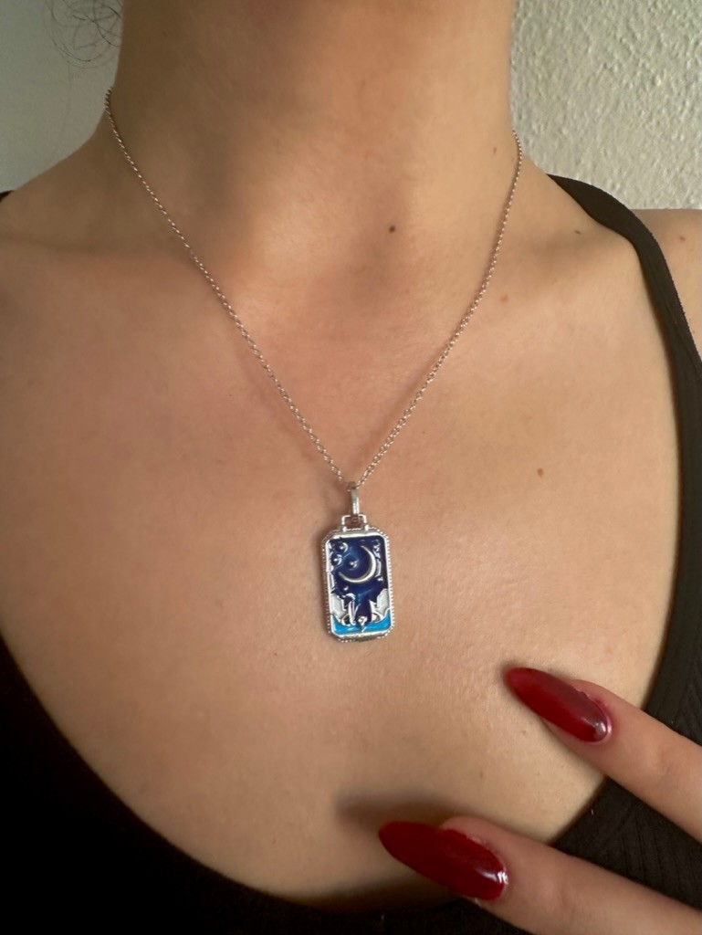  Gümüş Renk Zincir üzerine Çelik Kare Model Gece Ve Ay Temalı Şık Kolye