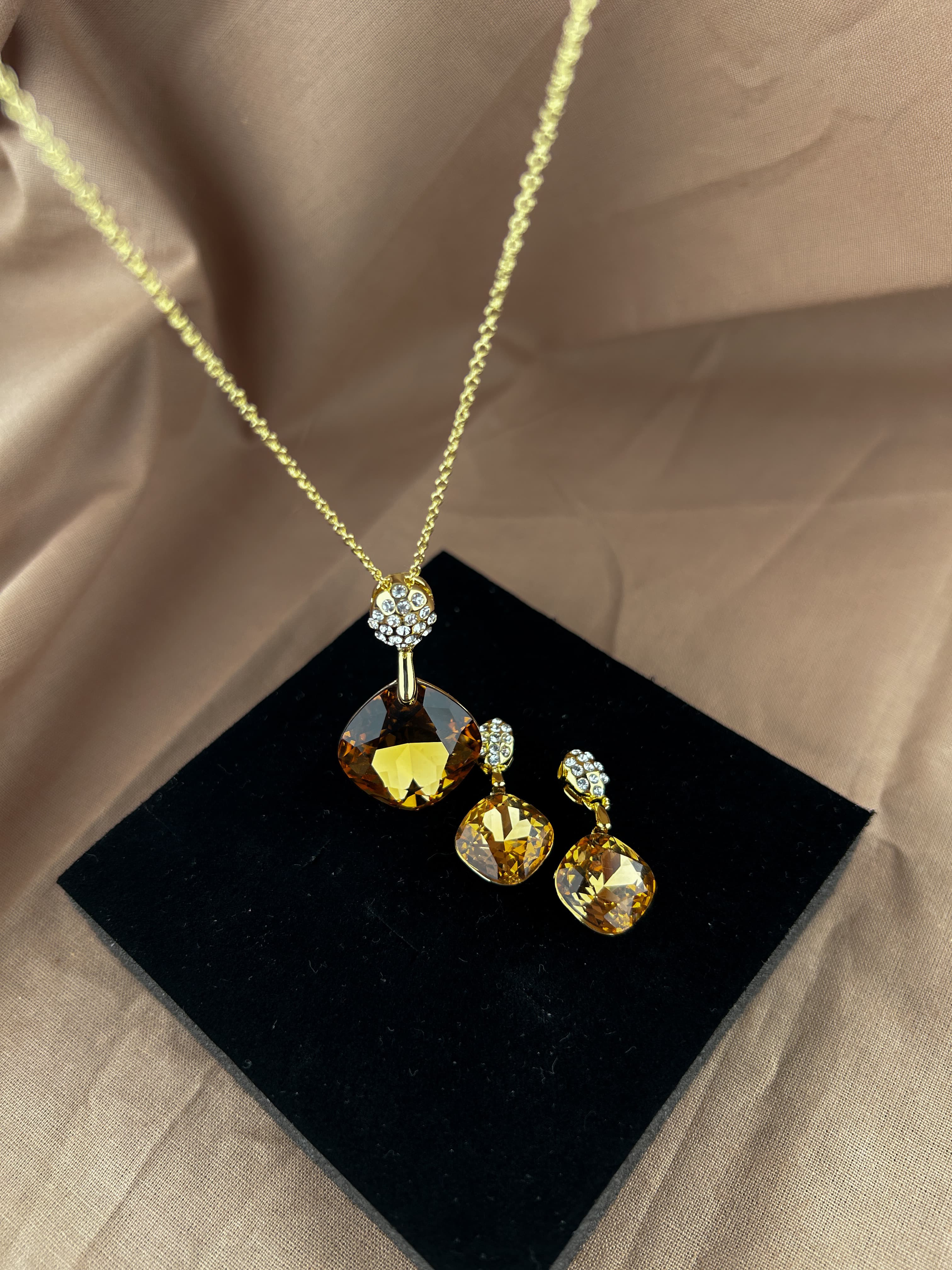 Swarovski Taşlı Set Bal Rengi