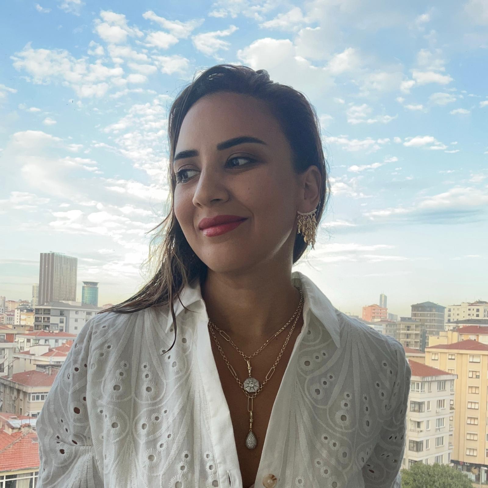 Zirkon Taşlı Damla Kolye