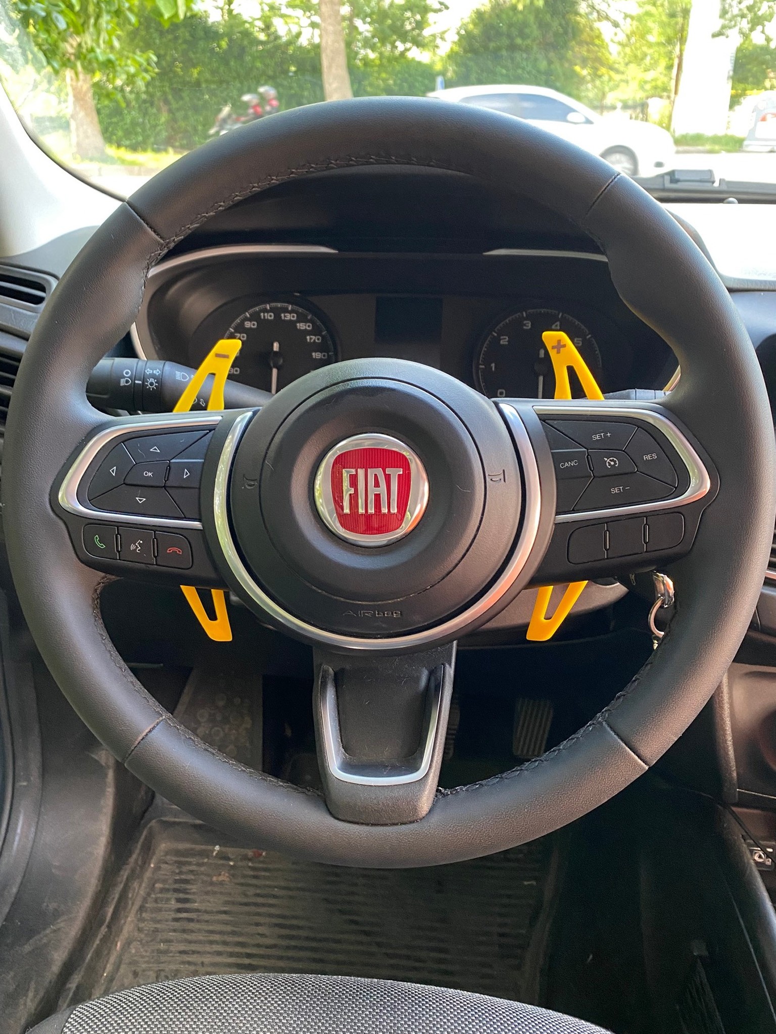 F1 Vites Kulakçığı Pedal Shift Pleksi Süs Sarı