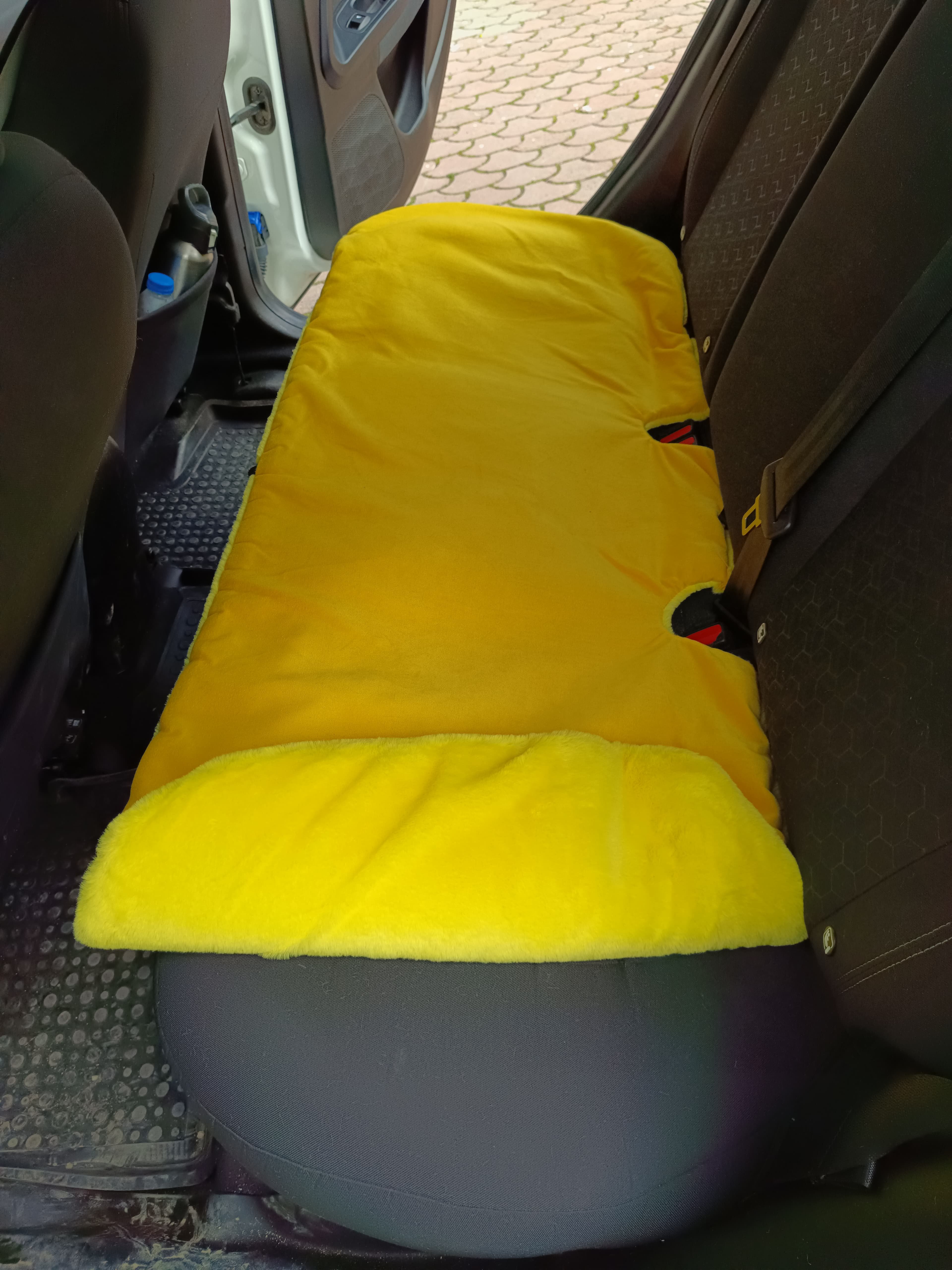 Yumuşak Tüylü Peluş Serme Oto Koltuk Minder Arka Sarı