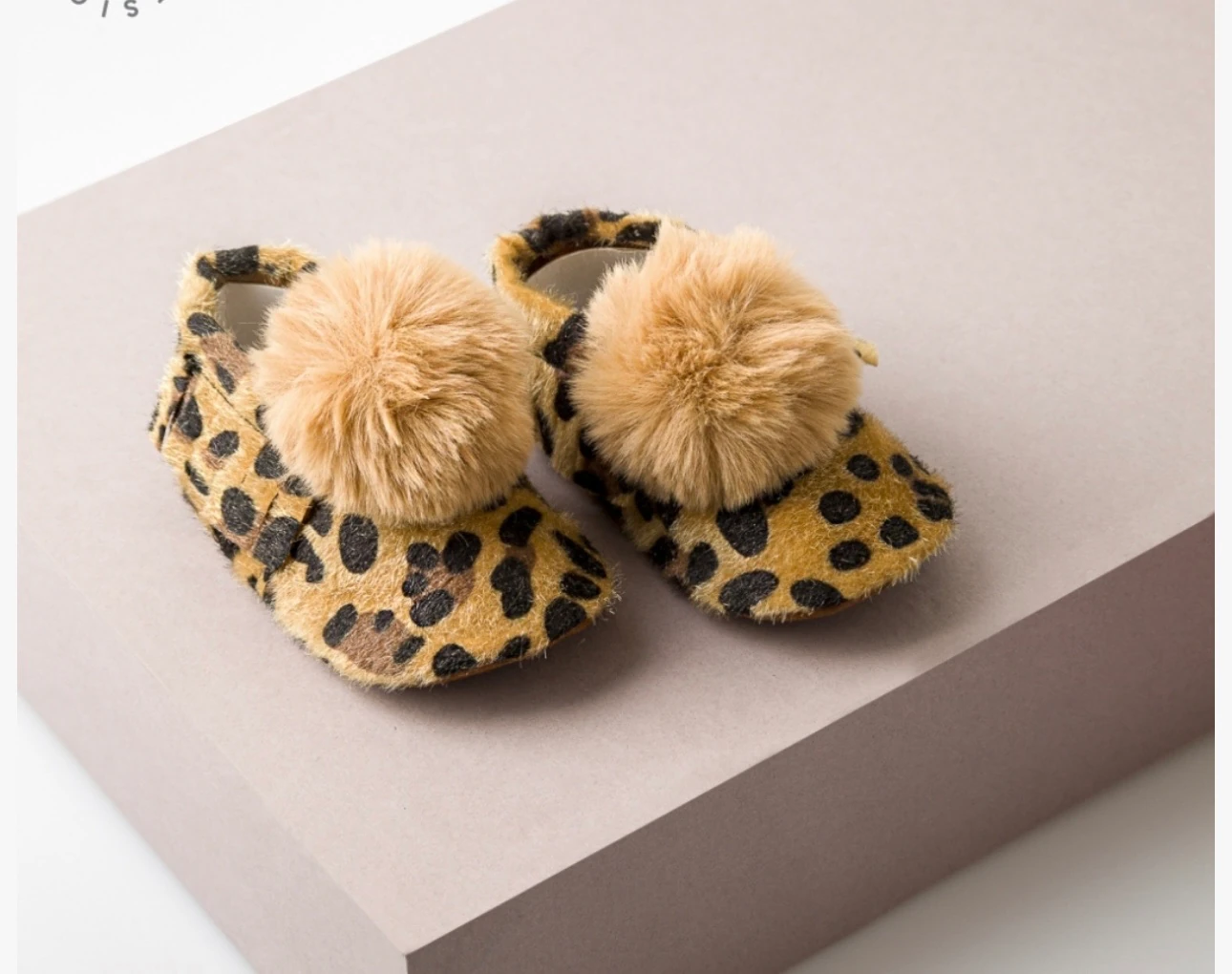 Leopar Desenli Kız Bebek Patik