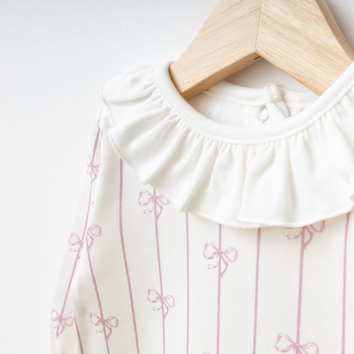 %100 Pamuklu Kız Bebek Lila Fiyonk Desenli Tulum ve Bandana Takımı