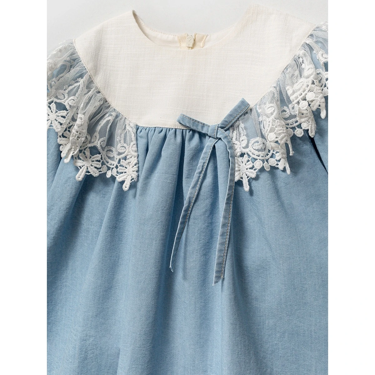 İşleme Detaylı Yakalı Kız Bebek Denim Elbise