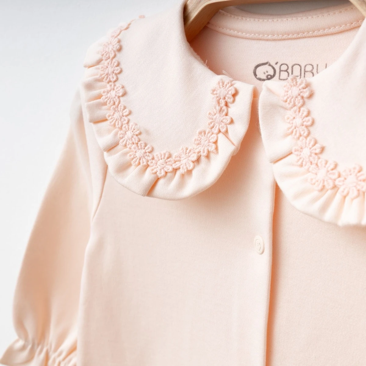 Somon Yakası Çiçek İşlemeli Kız Bebek %100 Pamuk Tulum Bandana Seti