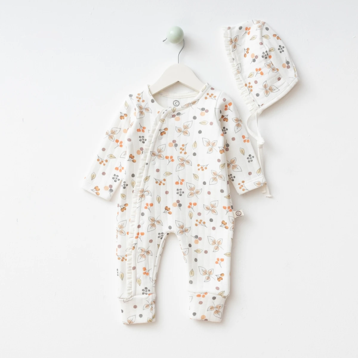 Çiçek Desenli Kız Bebek Kapitone Şapkalı Tulum