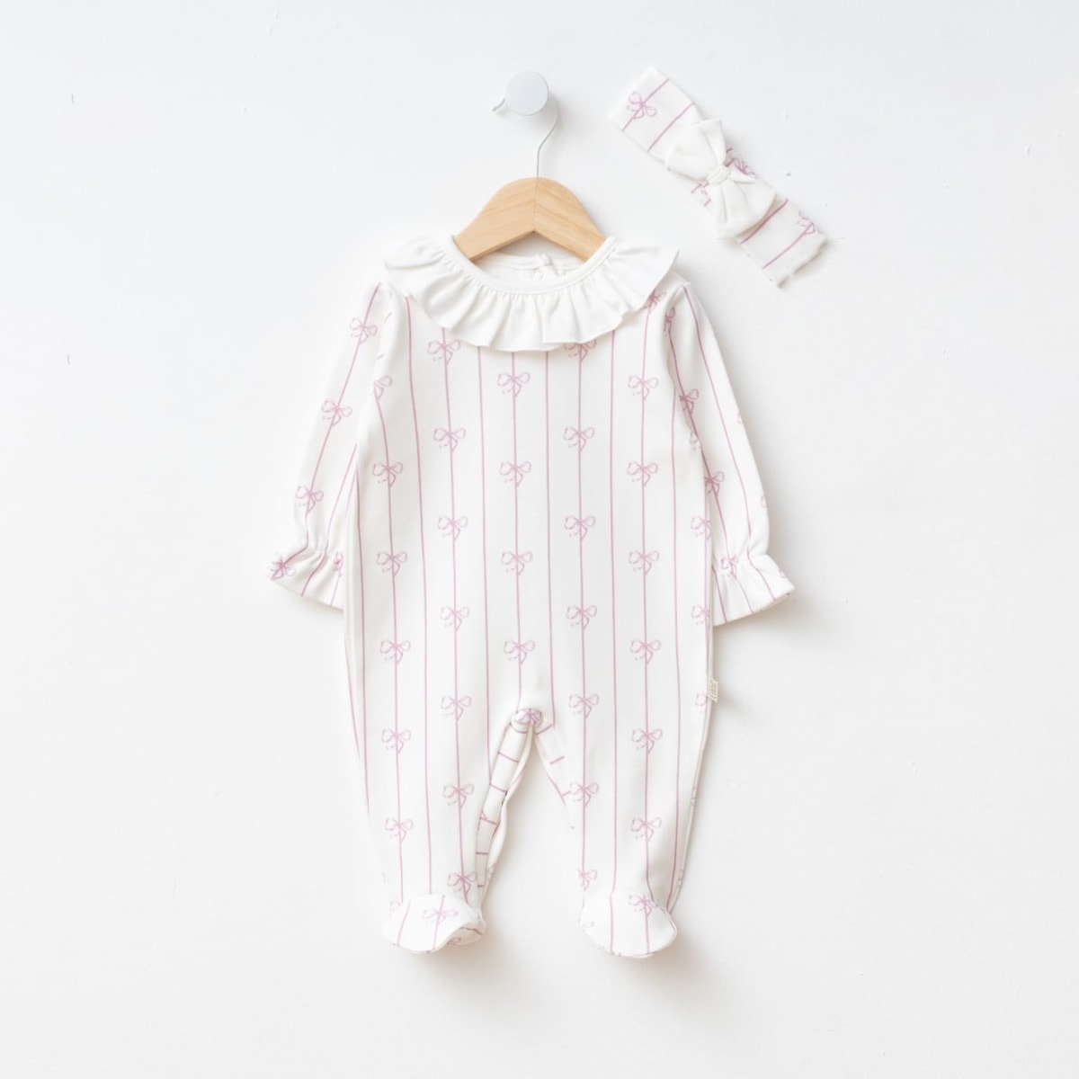 %100 Pamuklu Kız Bebek Lila Fiyonk Desenli Tulum ve Bandana Takımı