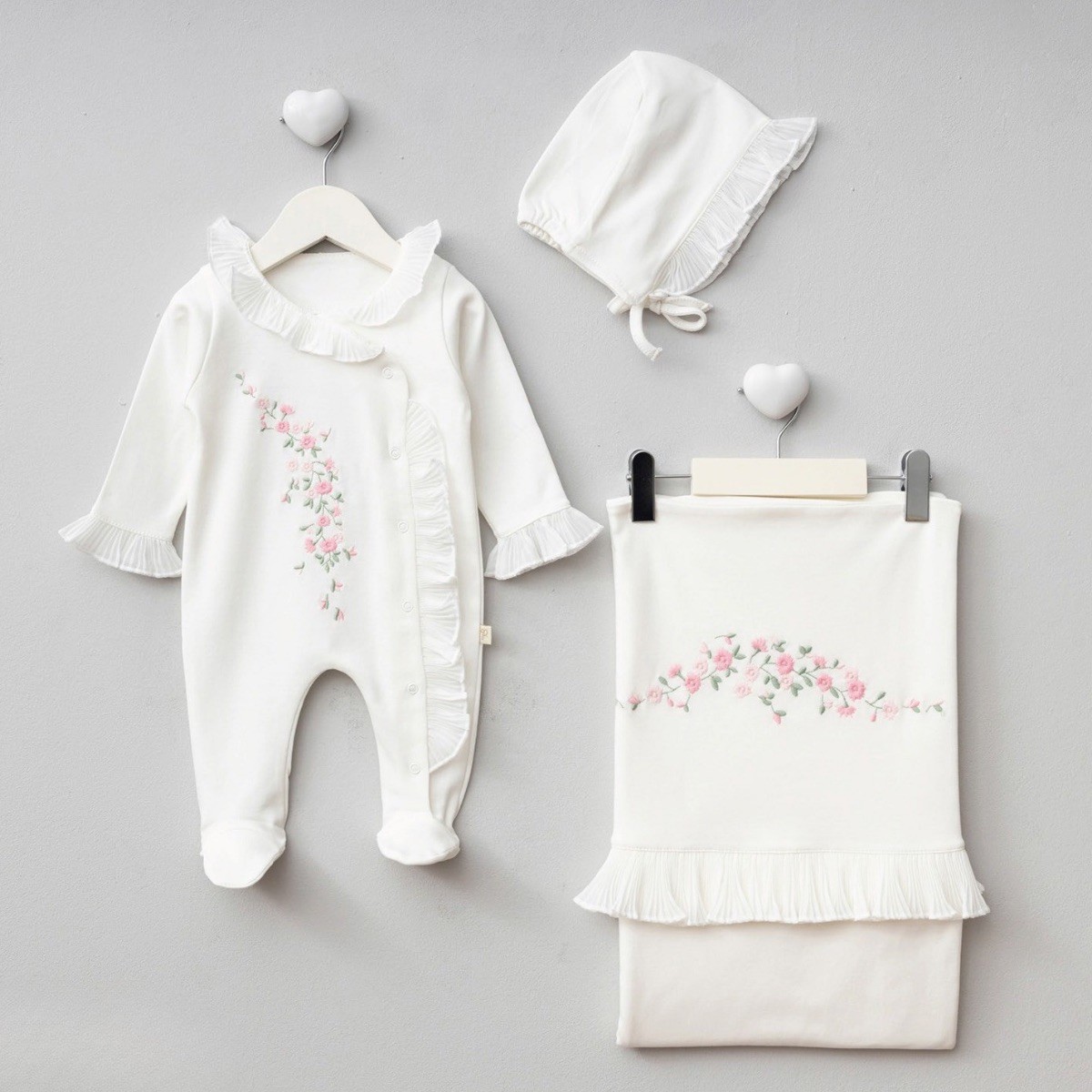 Kaneviçe İşlemeli Kız Bebek 3’lü Set 
