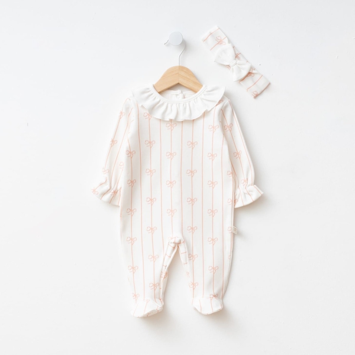 %100 Pamuklu Kız Bebek Somon Fiyonk Desenli Tulum ve Bandana Takımı