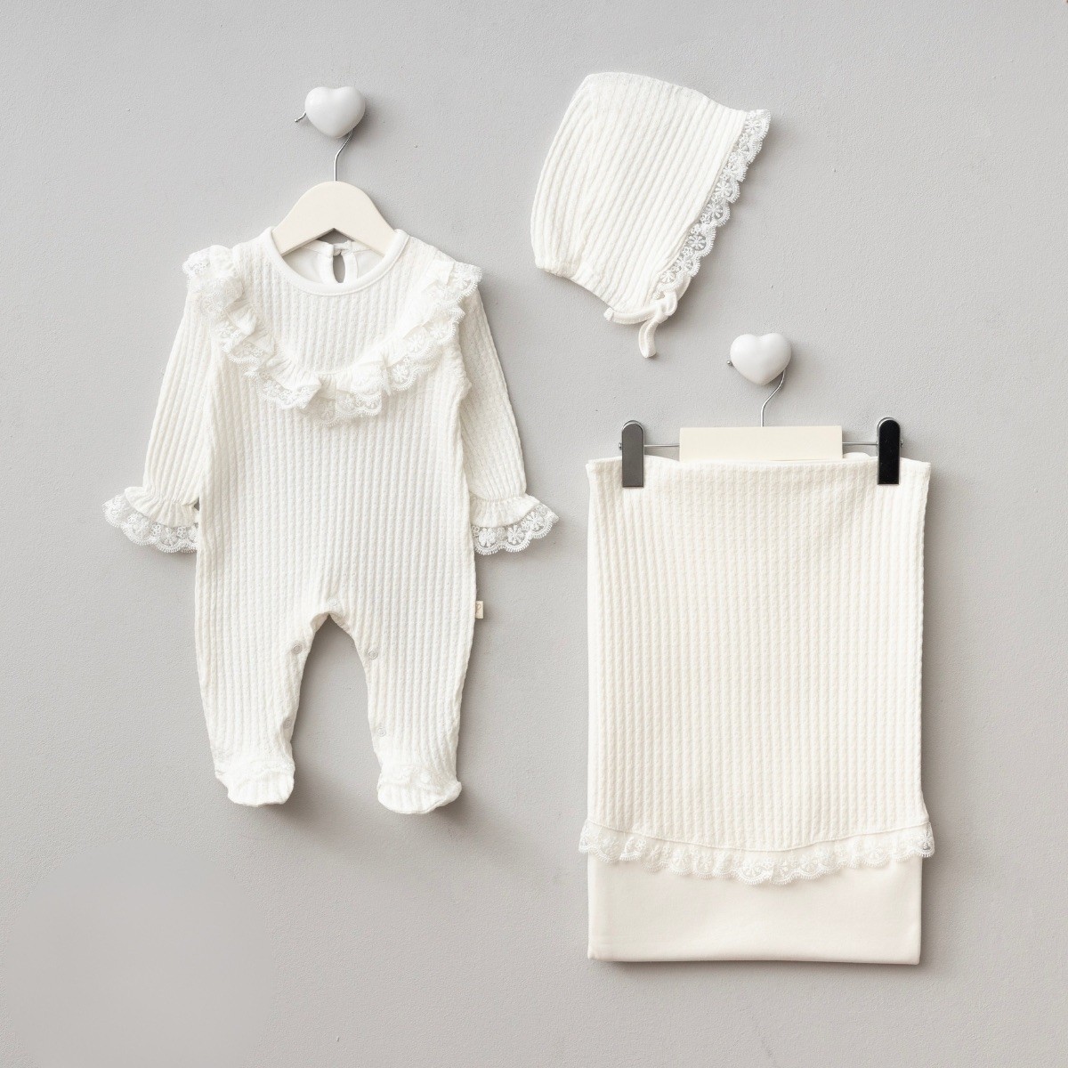 Dantel Detaylı Waffle Kumaş Kız Bebek 3’lü Set