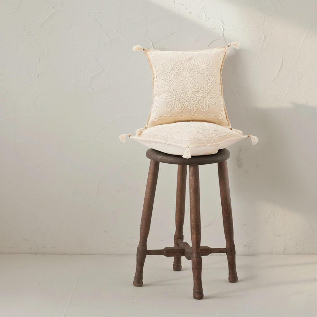 Buldan Bezi Otantik Bohem Hediyelik Dekoratif Lase Işlemeli Ponponlu Dekoratif Kare Laseli Kırlent Kılıfı (İç Dolgusuz)