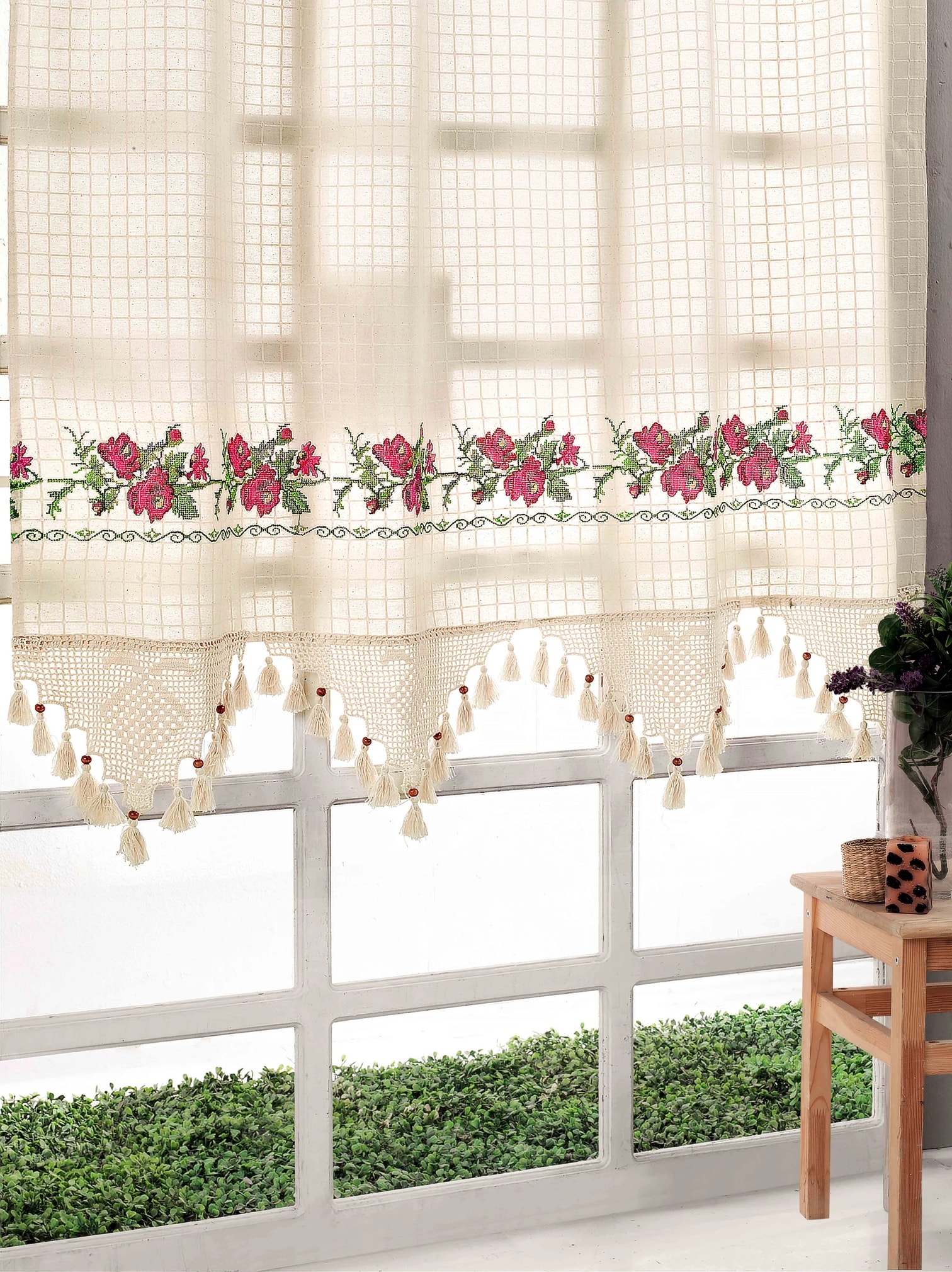 Otantik Vintage Pembe Çiçek Desenli Püsküllü Perde - 200*200