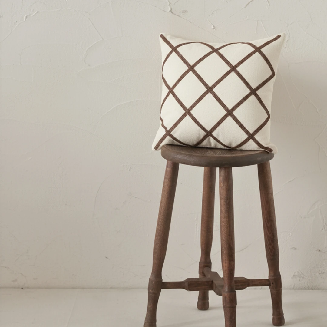 Çapraz Desenli Modern Minimalist Dekoratif Kırlent Kılıfı (İç Dolgusuz) - Koyu Kahverengi