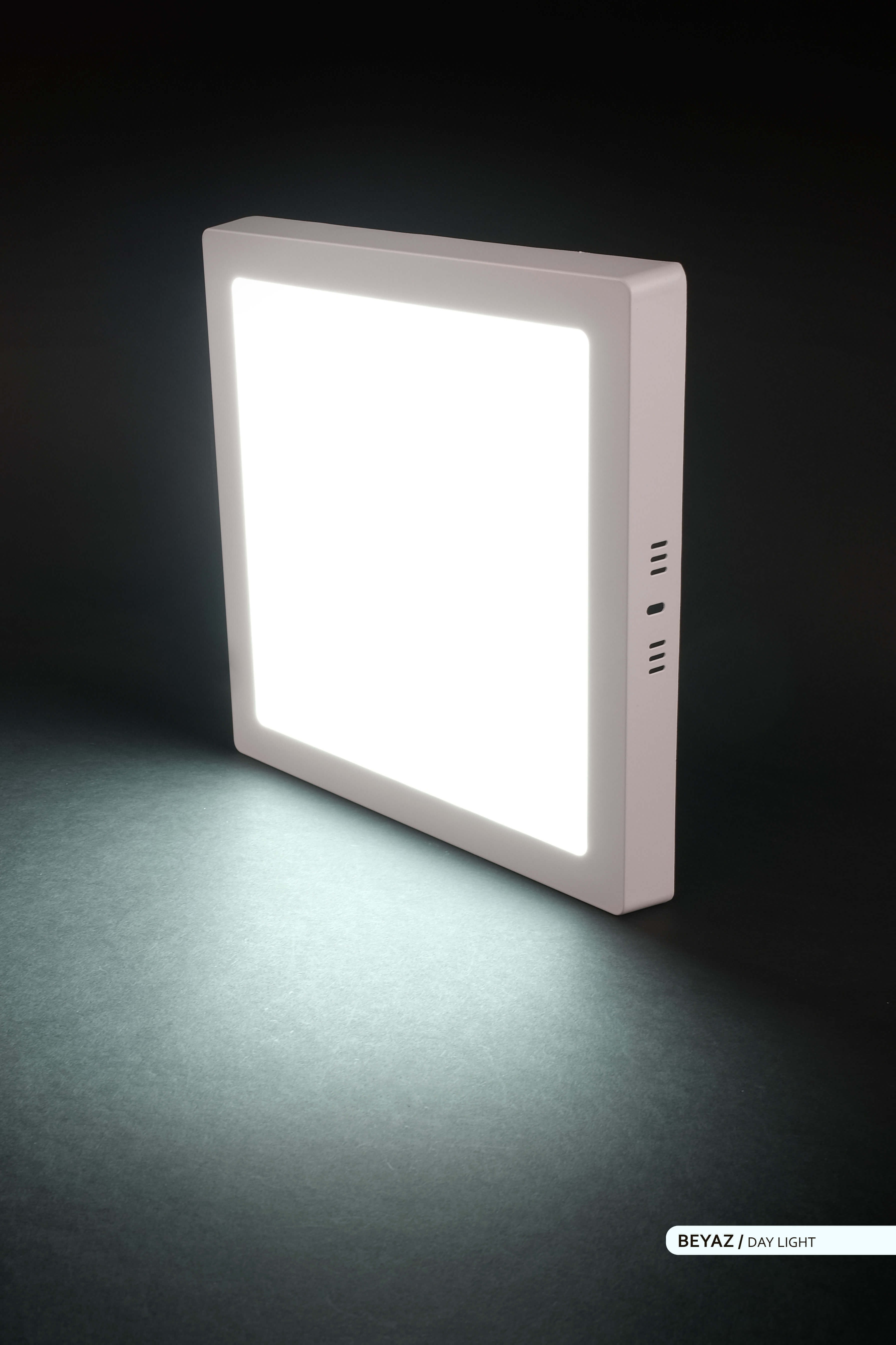 ACK Sıva Üstü Kare LED Panel Armatür Beyaz Gövde 6500K Beyaz Işık 24W AP04-02430