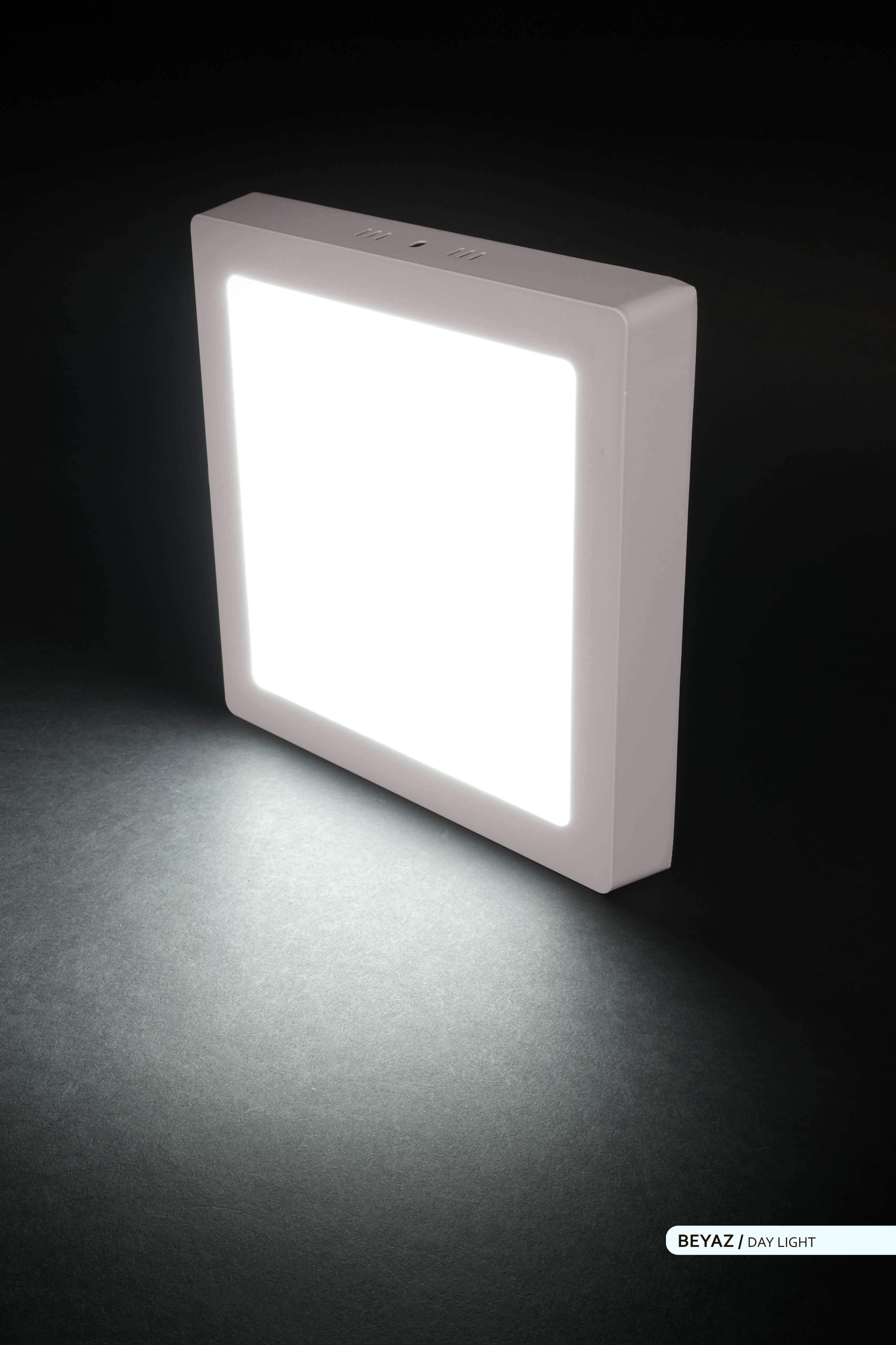 ACK Sıva Üstü Kare LED Panel Armatür Beyaz Gövde 6500K Beyaz Işık 18W AP04-01830