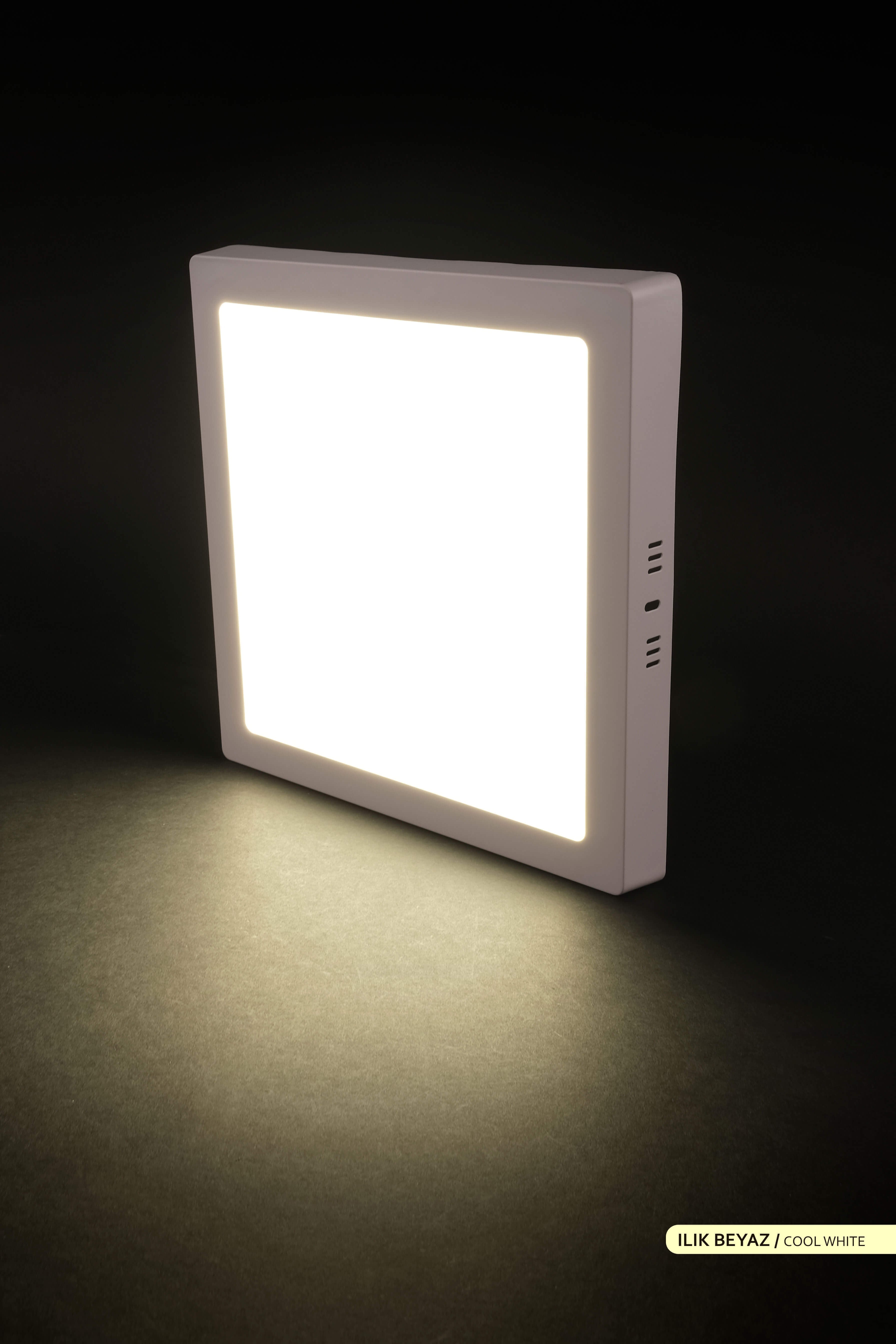 ACK Sıva Üstü Kare LED Panel Armatür Beyaz Gövde 4000K Ilık Beyaz 24W AP04-02410