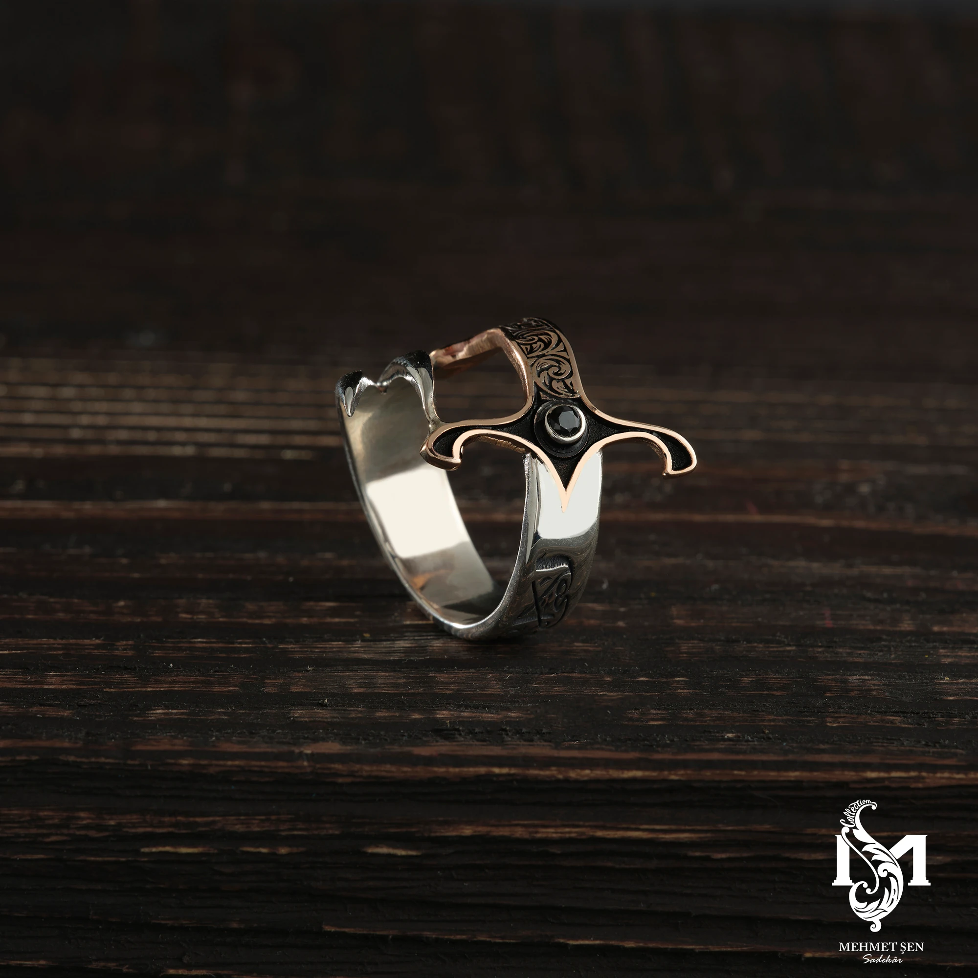 Zülfikar Kılıç Figürlü Gümüş Erkek Yüzük Modeli