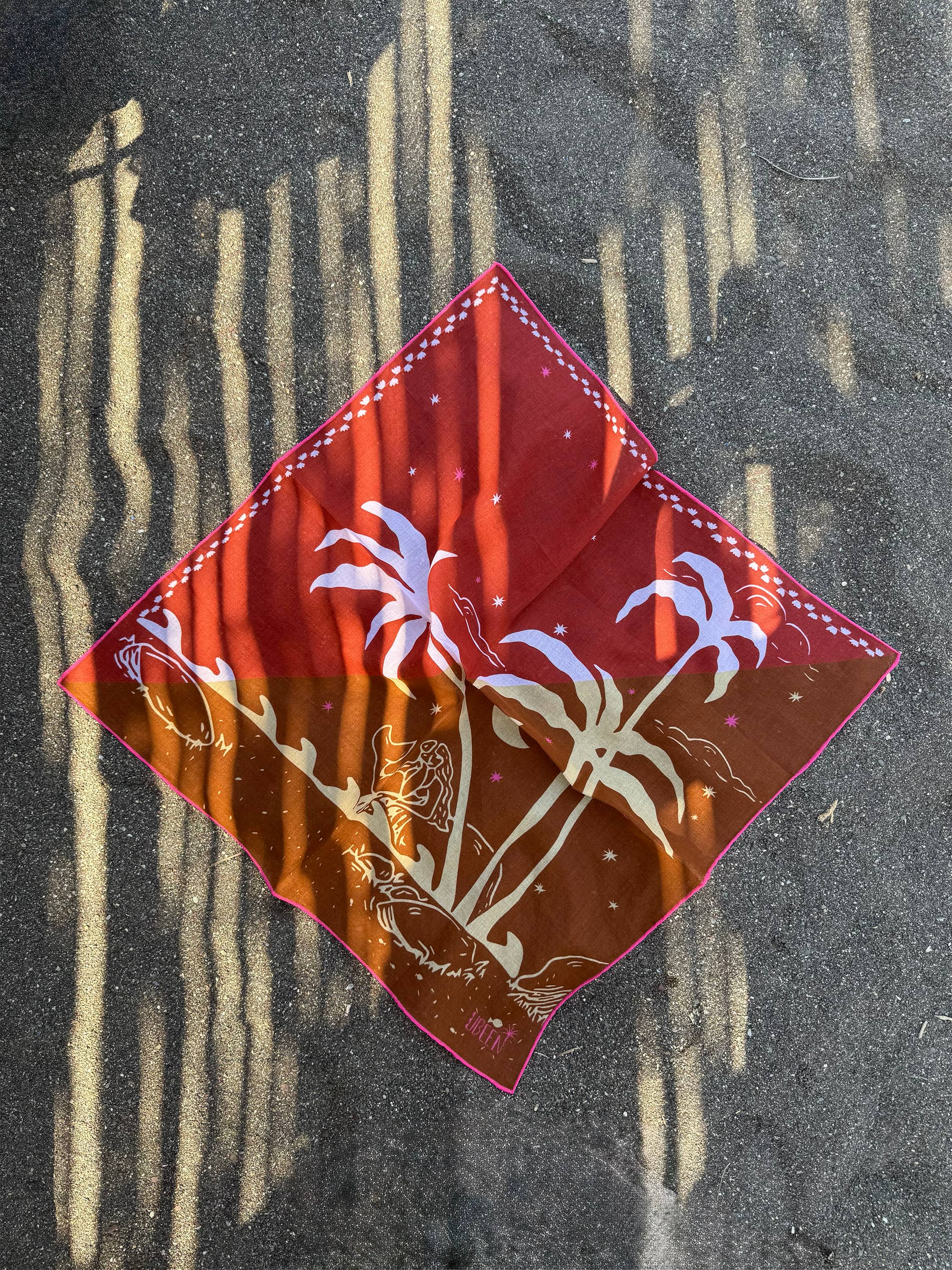 Bandana Kumda Ayak İzi Kiremit Kahve