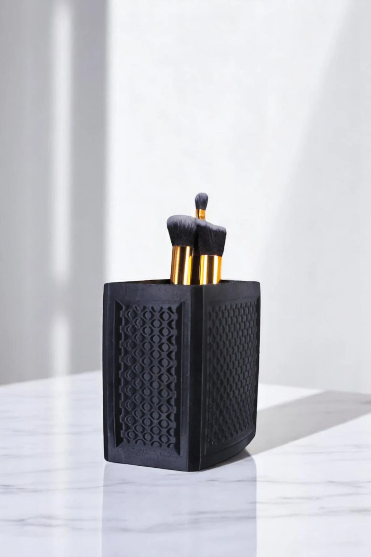 SİYAH thumbnail image