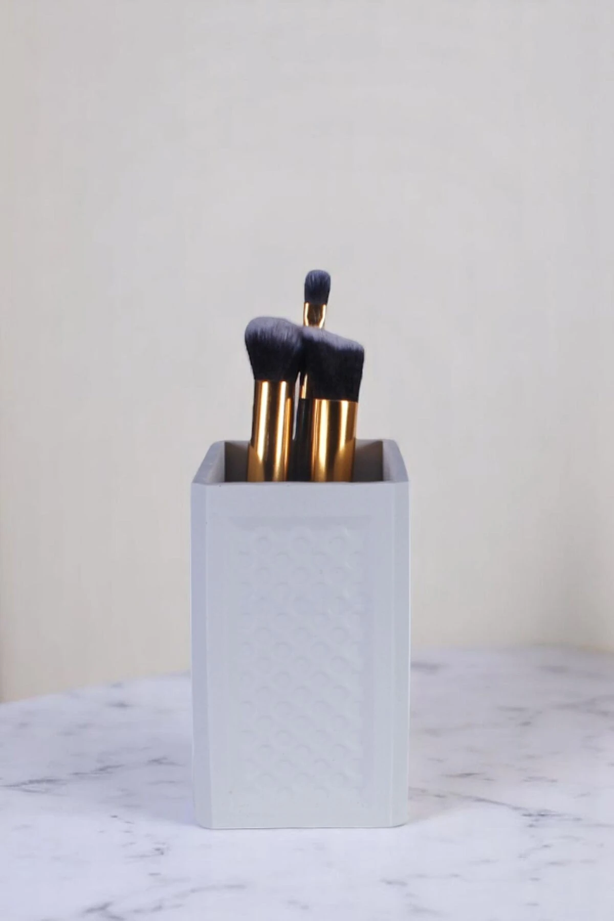 Beyaz thumbnail image