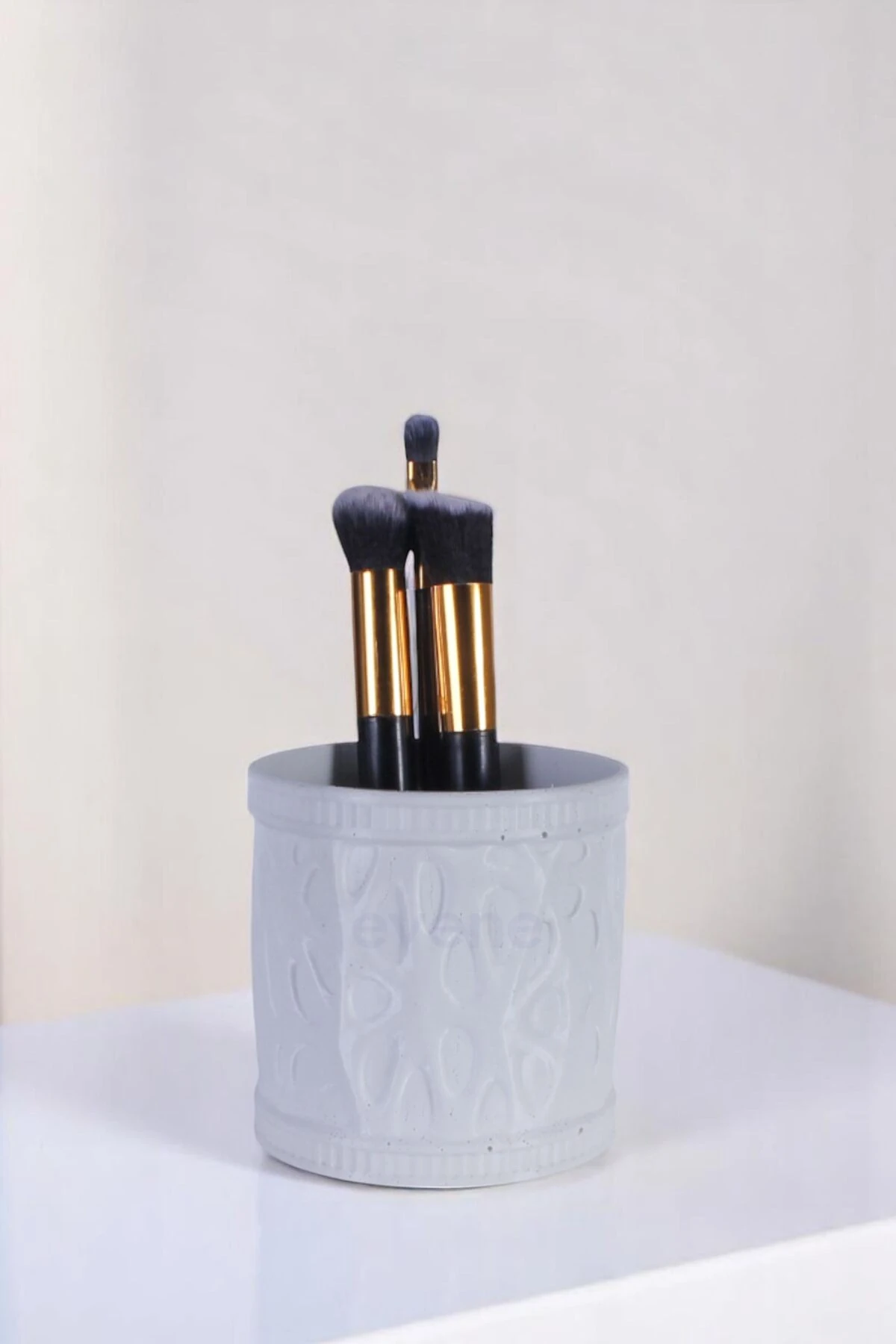 Beyaz thumbnail image