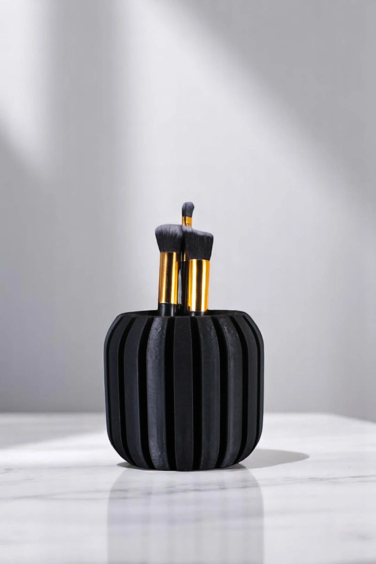 SİYAH thumbnail image