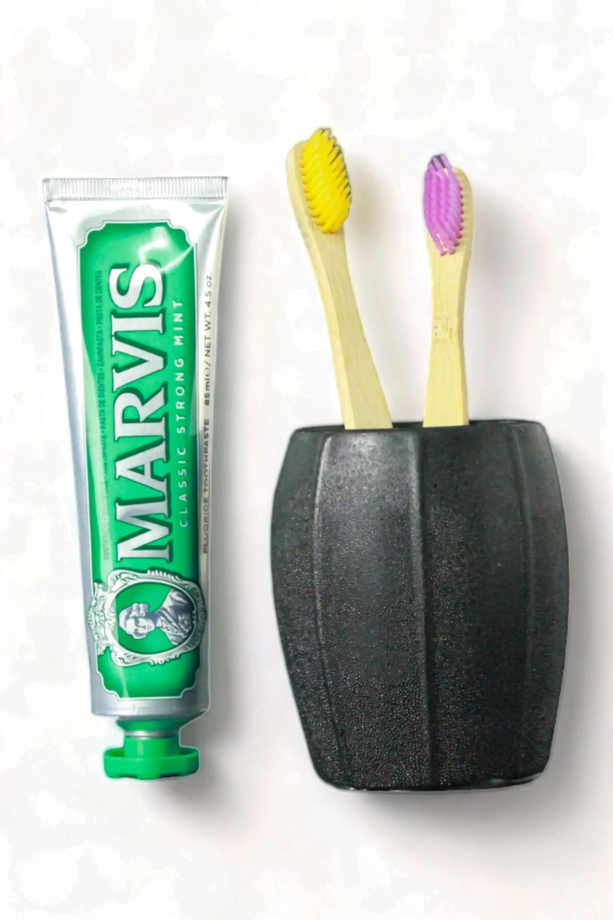 SİYAH thumbnail image