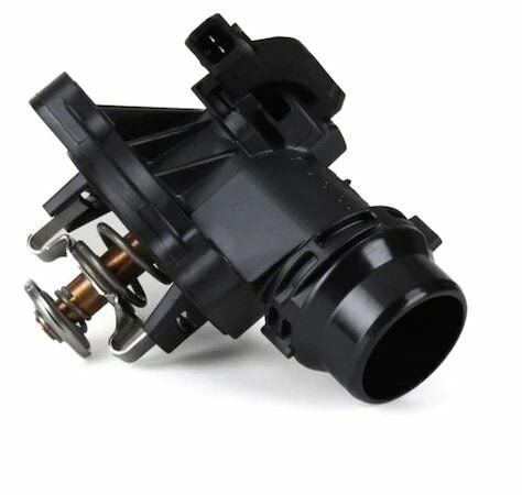 BSG 15-126-013 | Bmw E87 Kasa 116i Temostat Komple