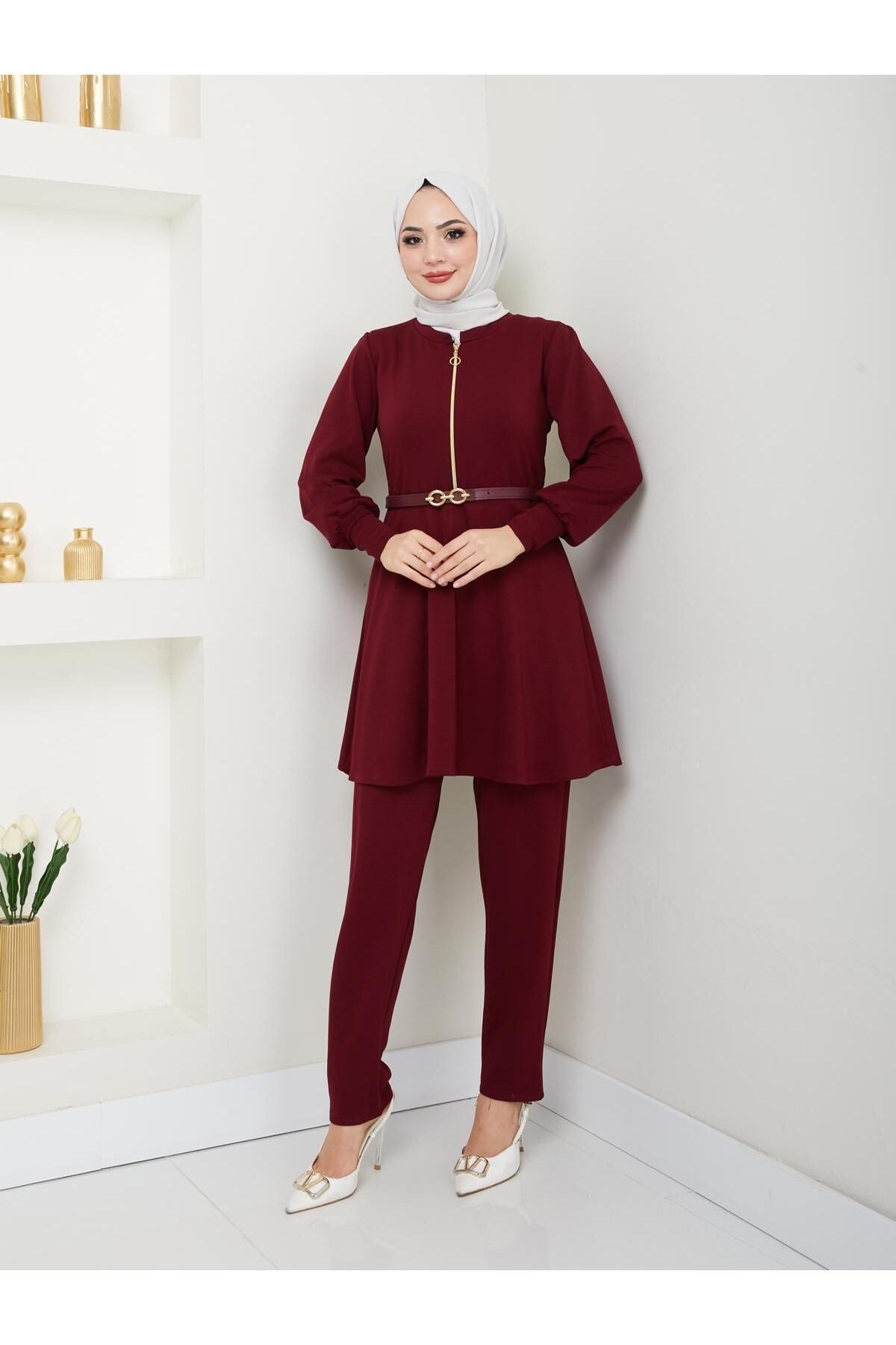 FERMUAR DETAYLI KEMERLİ MODAL TREND TAKIM