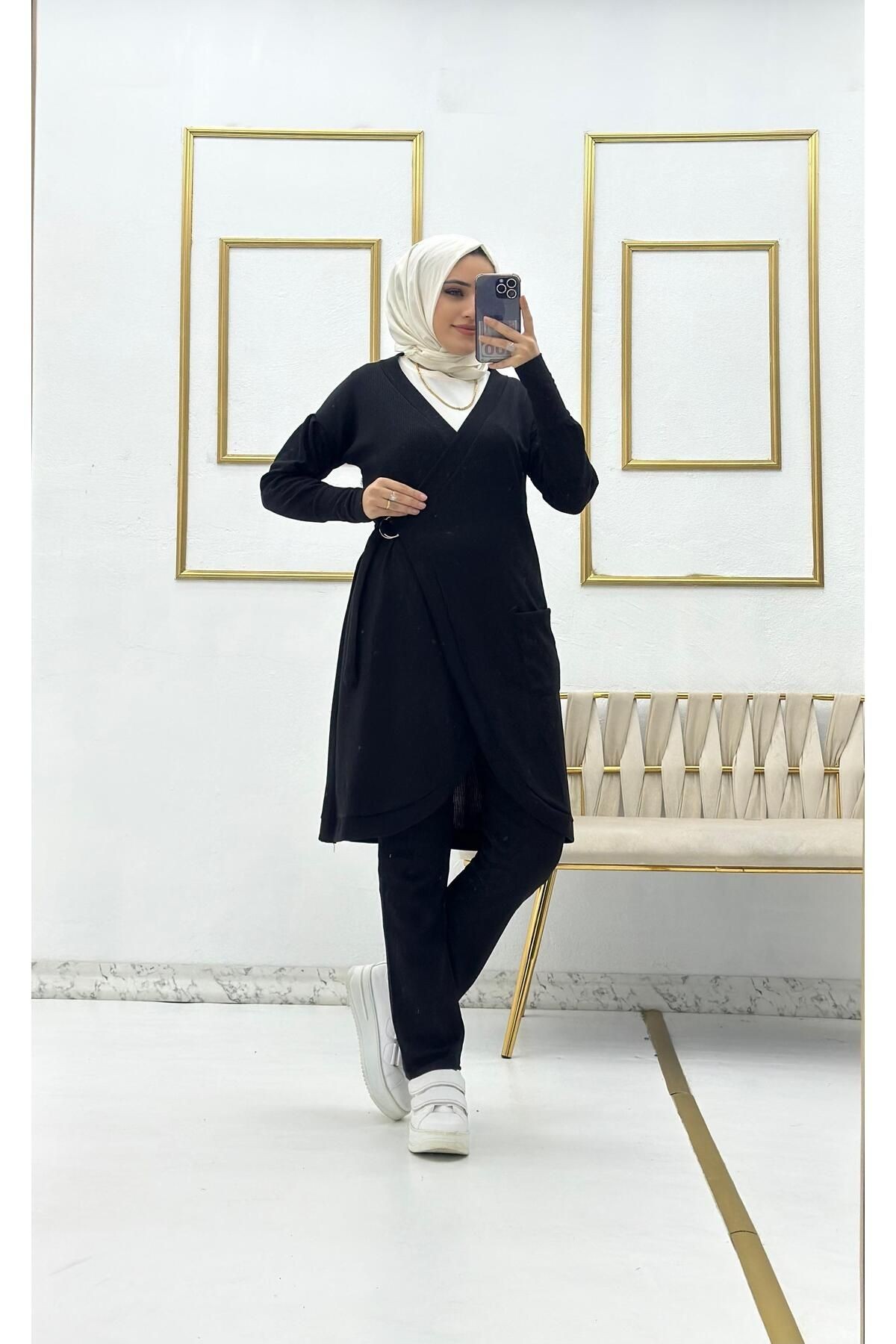 568401SİYAH