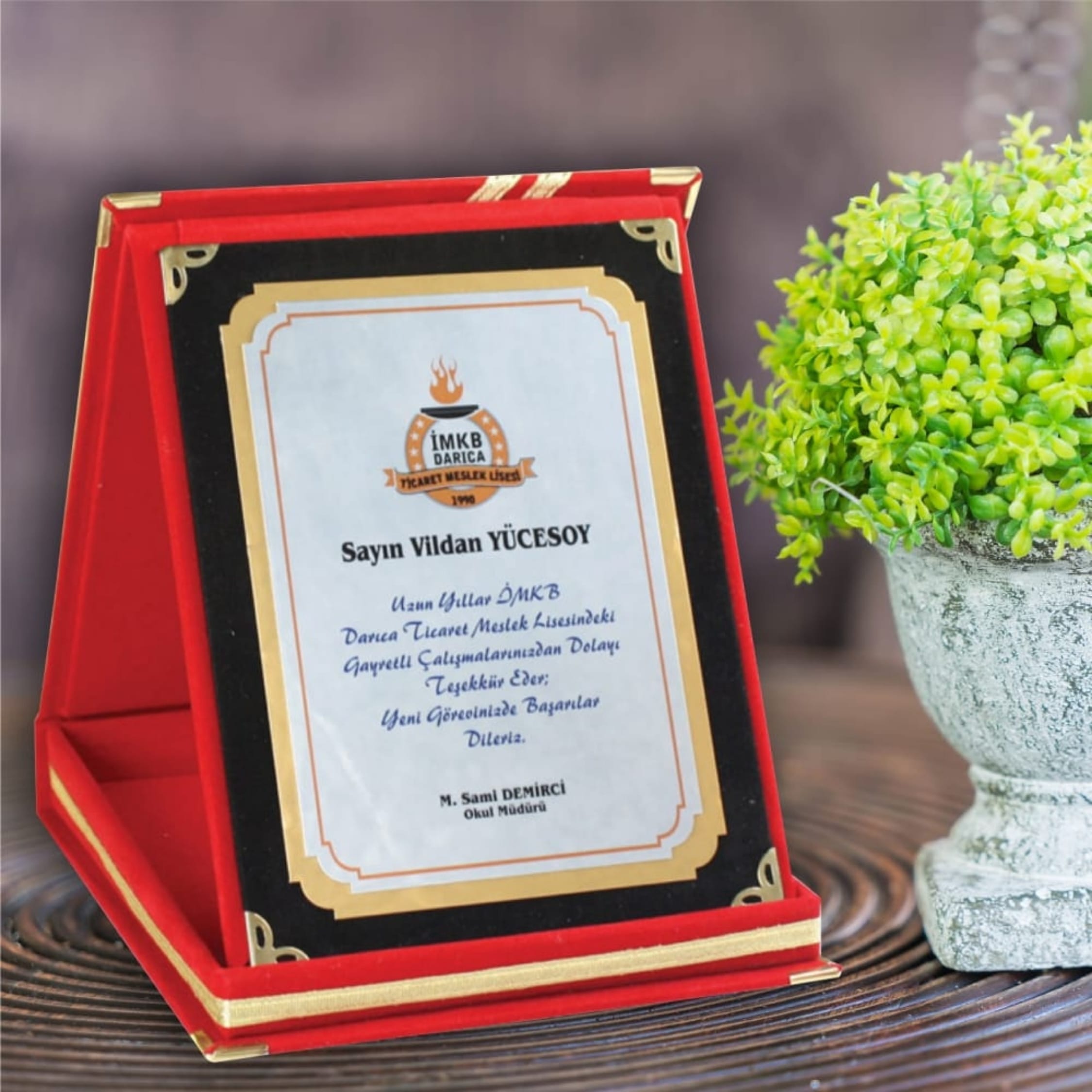 Kırmızı 15×21 Ebatında Kadife Plaket