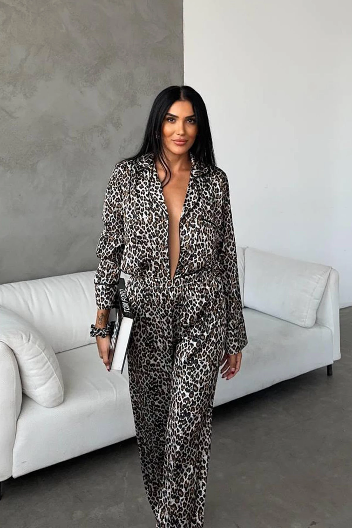 Yeşi̇l Leopar Di̇ji̇tal Baskılı Uzun Saten Pi̇jama