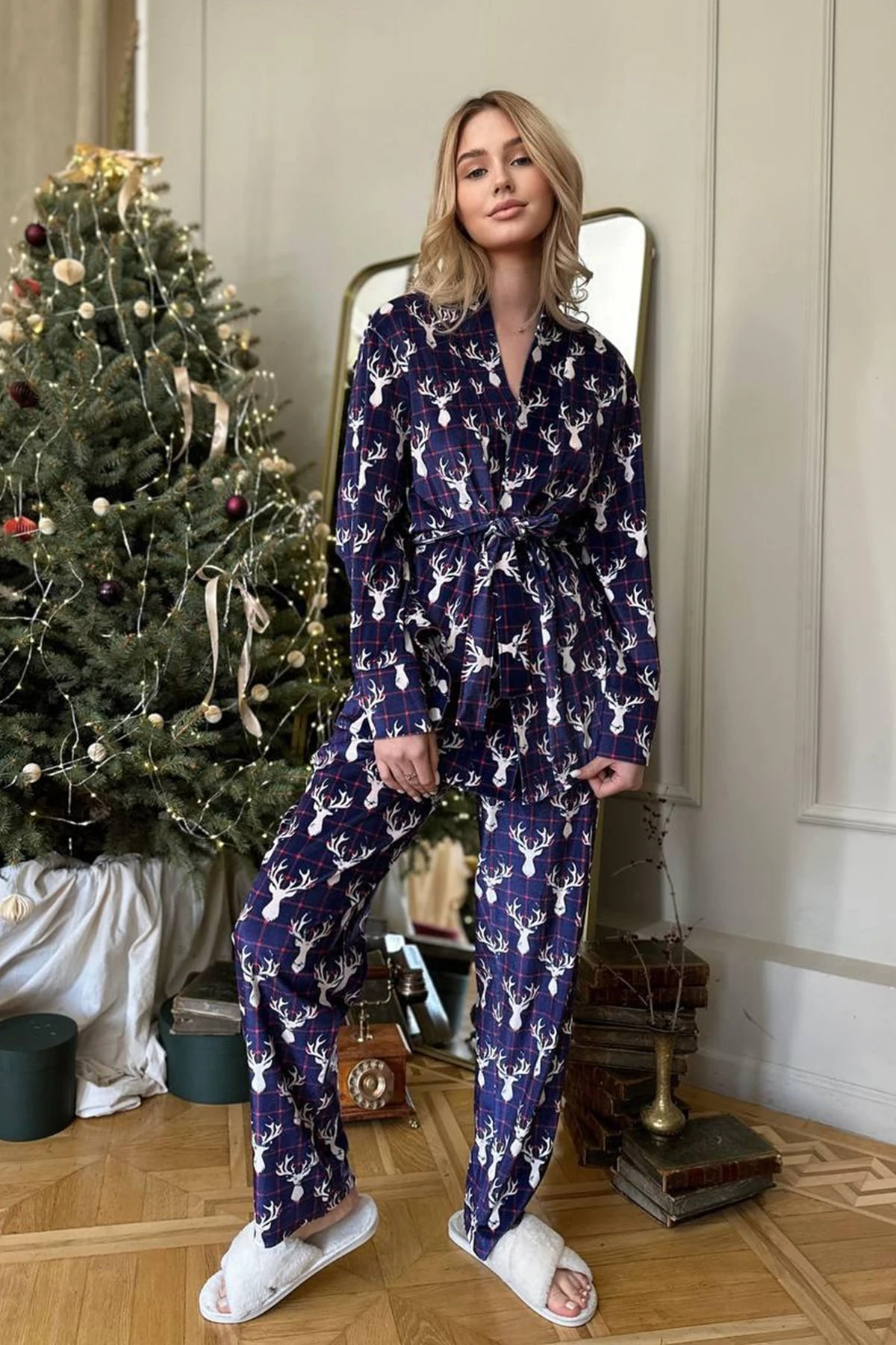 Mor Zemin Beyaz Geyik Kadife İkili Takım