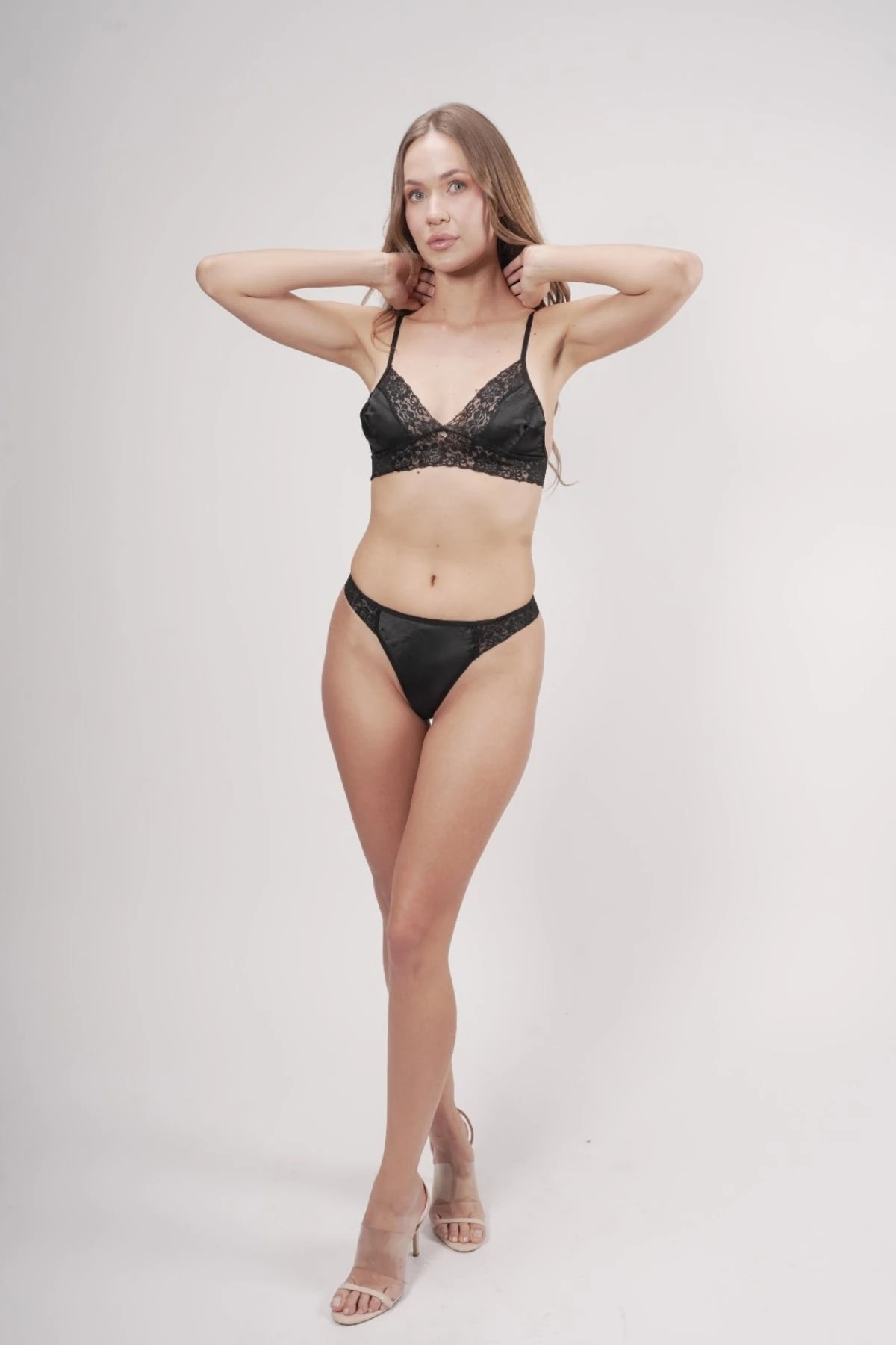 Saten Dantel Detaylı Sütyen Siyah String Takım