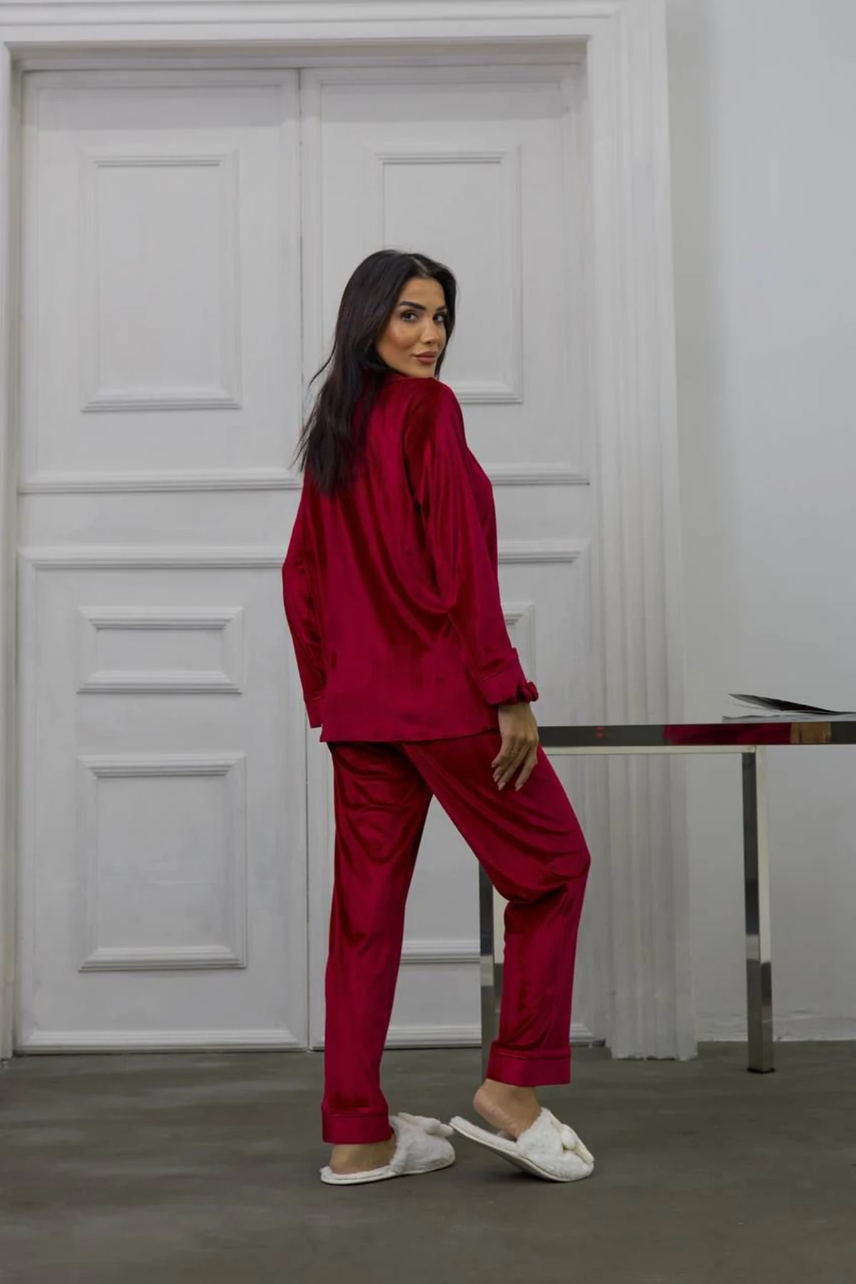 Muah Kırmızı Gofrajlı Kalp Nakışlı Uzun Kadi̇fe Pi̇jama Takımı